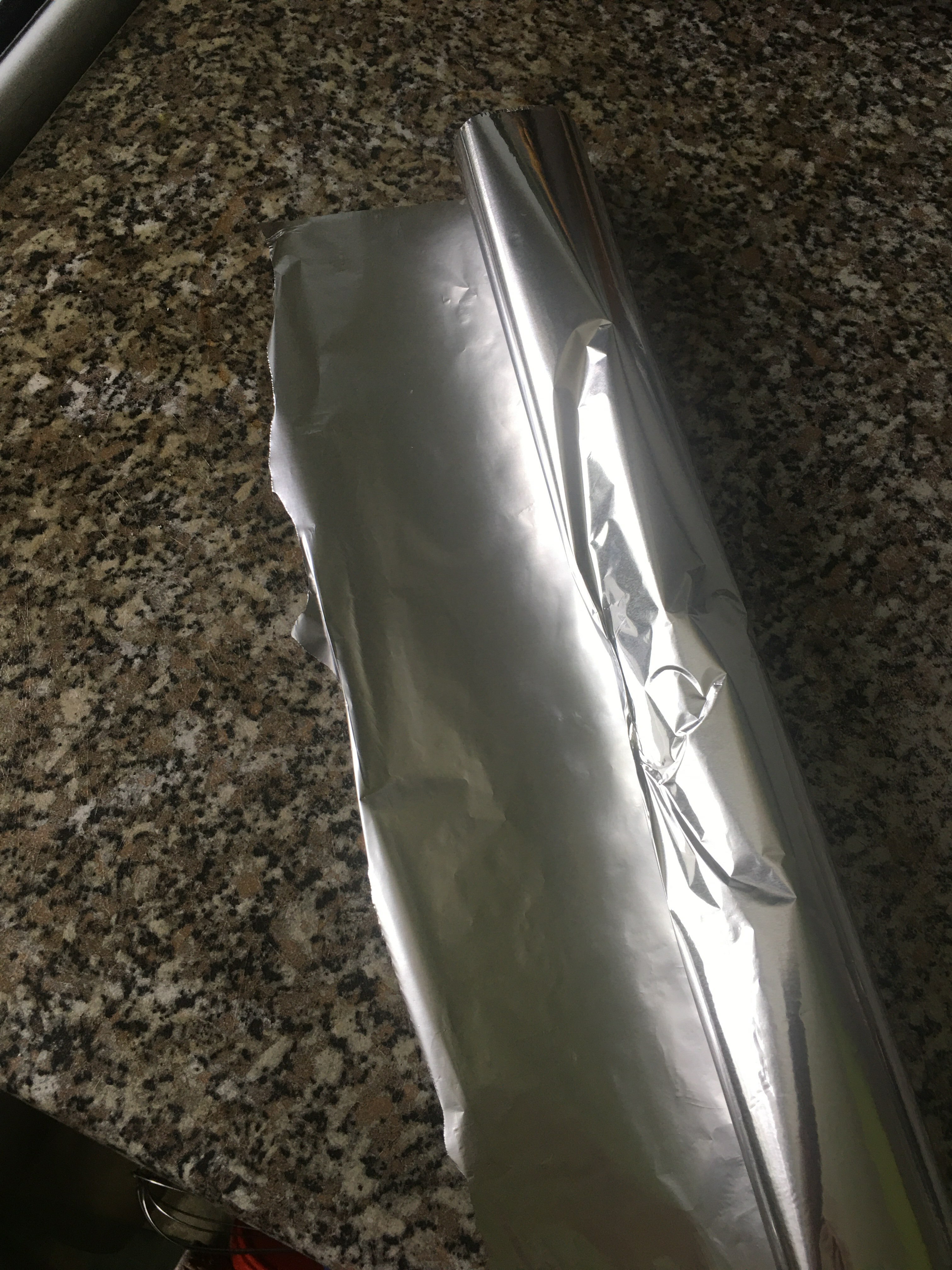 Фотография покупателя товара Фольга пищевая алюминиевая «Доляна», 29 см × 10 м, 9 мкм - Фото 2
