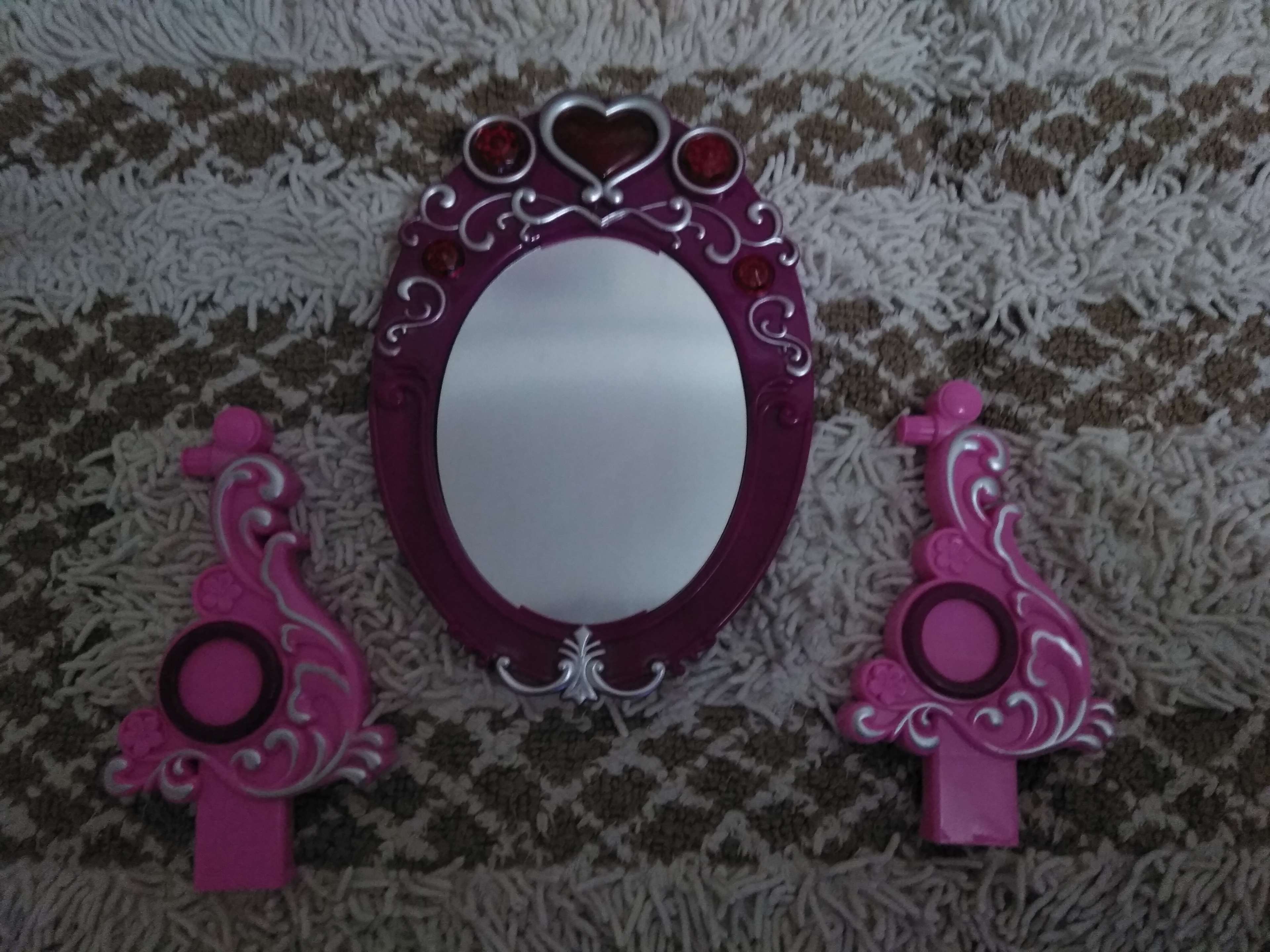 Фотография покупателя товара Игровой набор «Очаровашка»: столик с зеркалом, стульчик, фен, аксессуары, со светом и звуком, высота 72 см - Фото 2