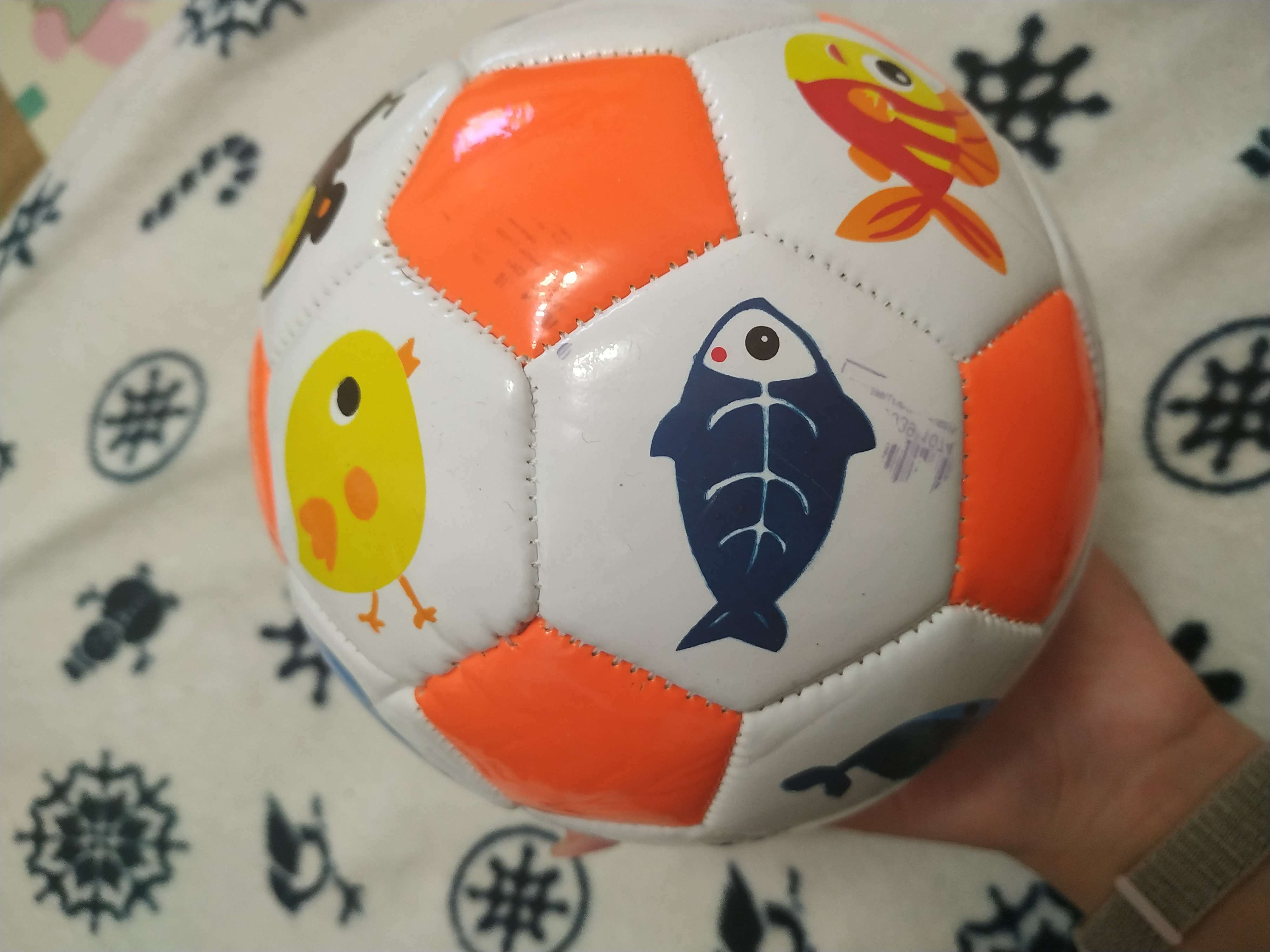 Фотография покупателя товара Мяч футбольный детский, ПВХ, машинная сшивка, 32 панели, размер 2, цвета микс - Фото 3
