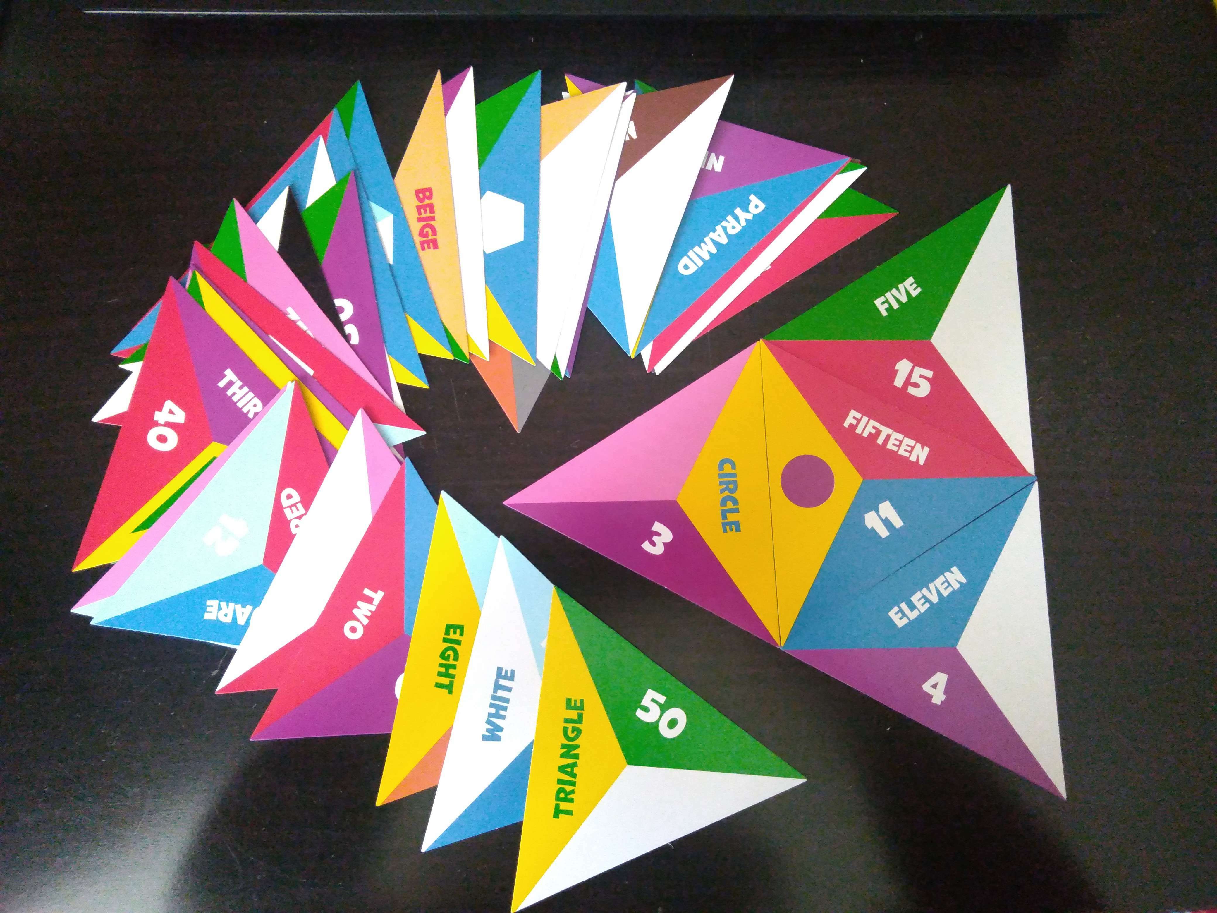 Фотография покупателя товара Настольная игра «Изучаем английский. Color, shapes and numbers», 36 карточек, 5+ - Фото 3
