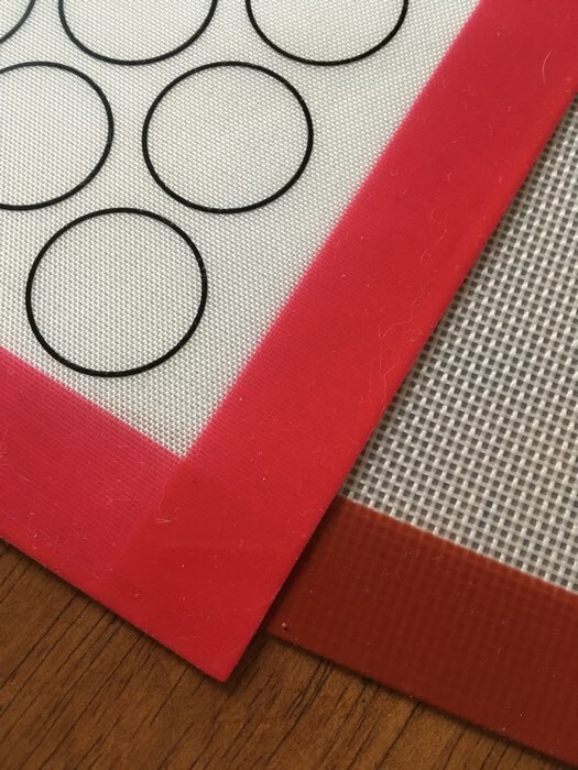 Фотография покупателя товара Армированный коврик для макаронс Доляна «Макарон», силикон, 40×30 см - Фото 6