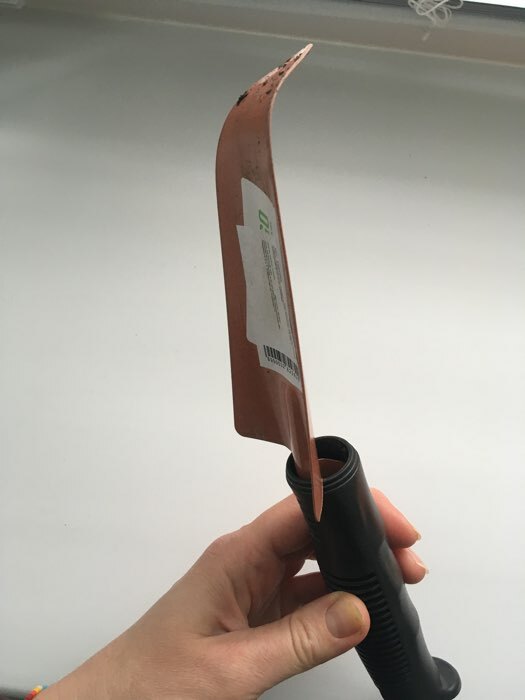 Фотография покупателя товара Совок пикировочно-посадочный, длина 32 см, толщина 1.5 мм, пластиковая ручка, МИКС