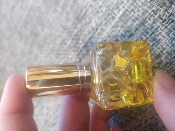 Фотография покупателя товара Флакон стеклянный для парфюма «Relief», с распылителем, 8 мл, цвет МИКС - Фото 7