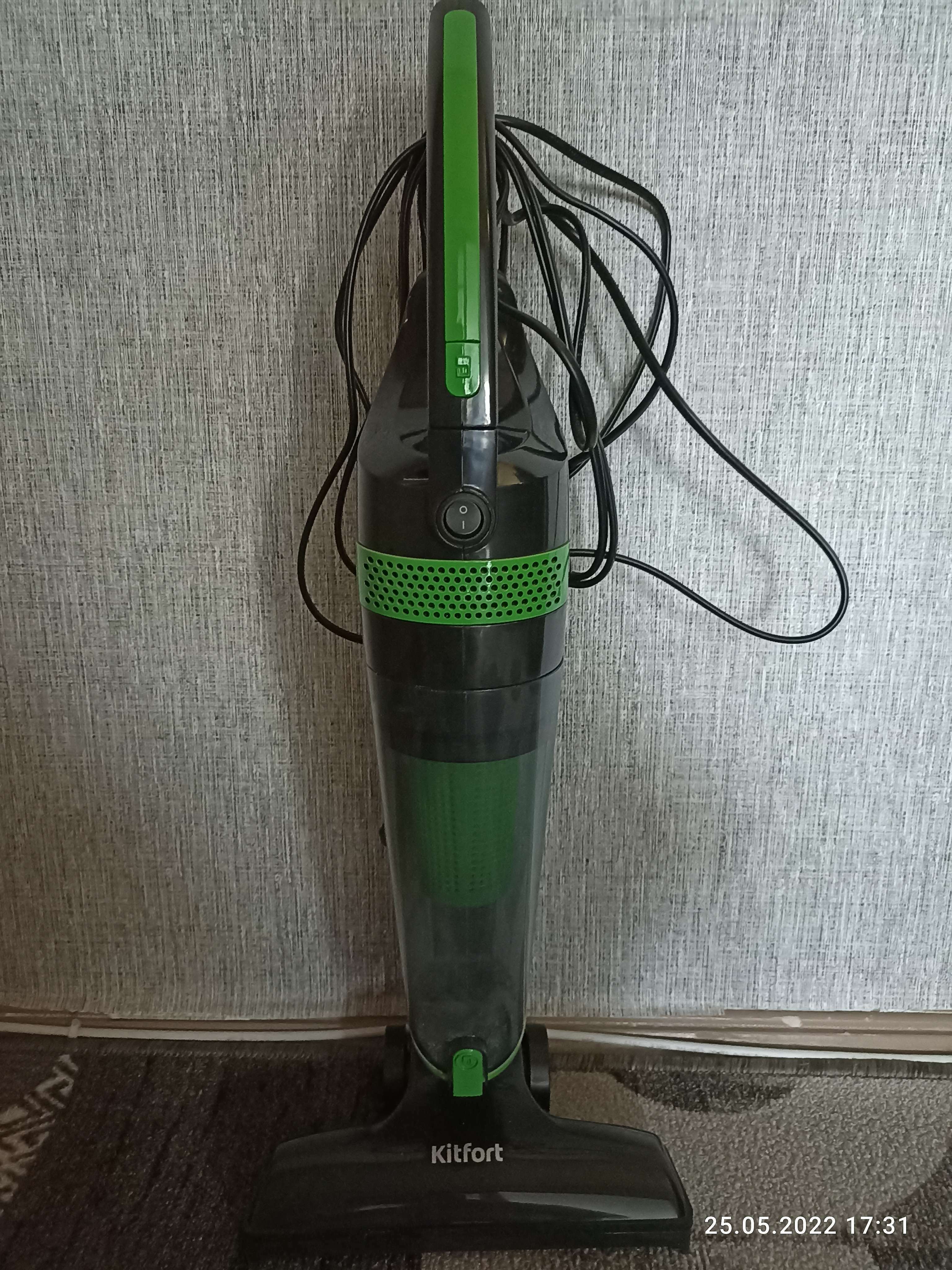 Фотография покупателя товара Пылесос Kitfort КТ-525-3, вертикальный, 600 Вт, 1.5 л, шнур 4 м, зеленый - Фото 8