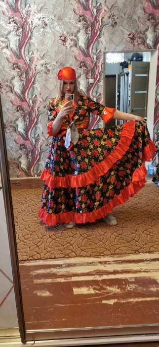 Фотография покупателя товара Карнавальный костюм "Цыганка", блузка, юбка, пояс, платок, парик, цвет красный, р-р 44-46, рост 164-170 см