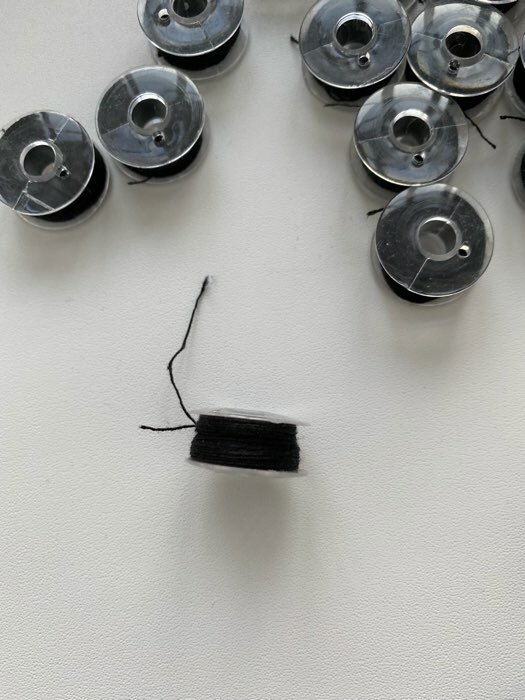 Фотография покупателя товара Набор шпулек с нитками, в органайзере, d = 20 мм, 25 шт, цвет чёрный - Фото 20