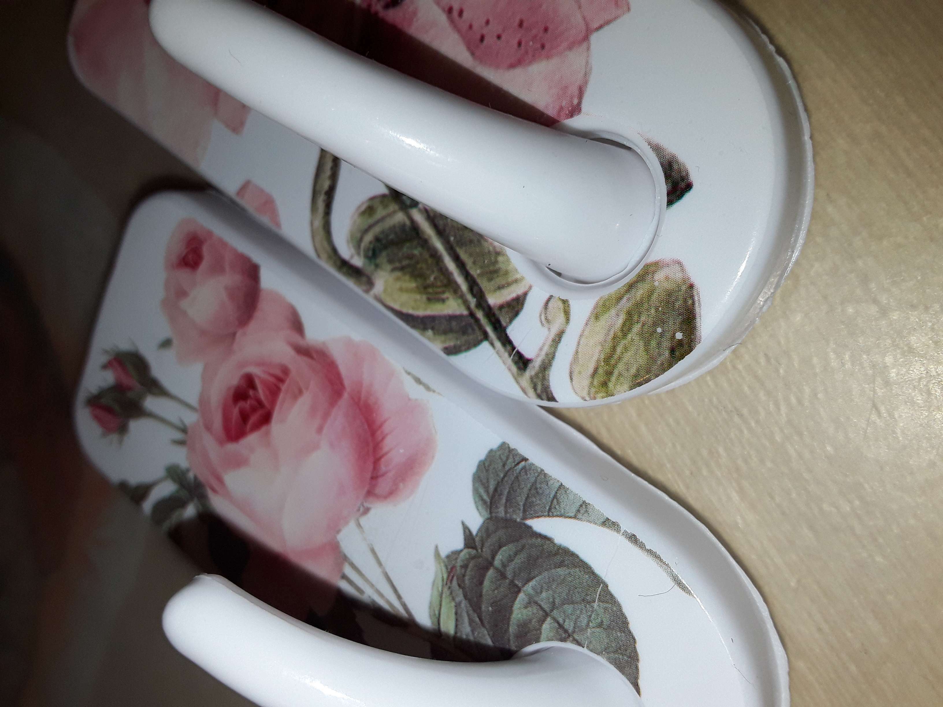 Фотография покупателя товара Крючок на липучке Доляна «Цветы», 3 шт, цвет МИКС - Фото 2