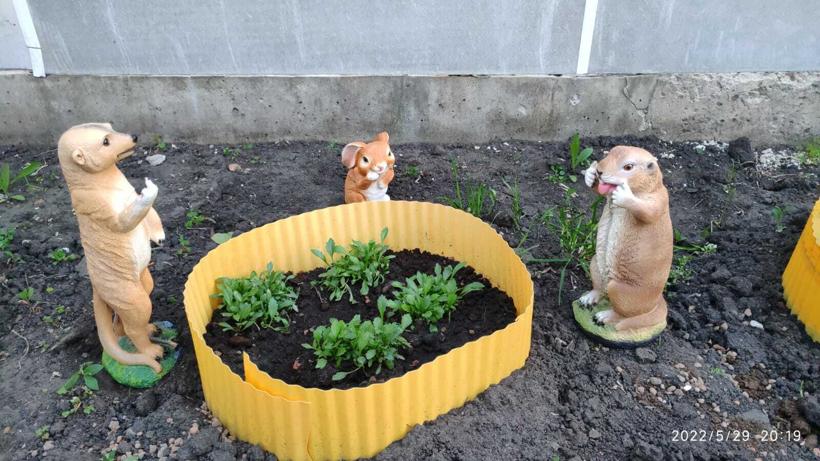 Фотография покупателя товара Садовая фигура "Веселый бурундук" 27 см - Фото 1