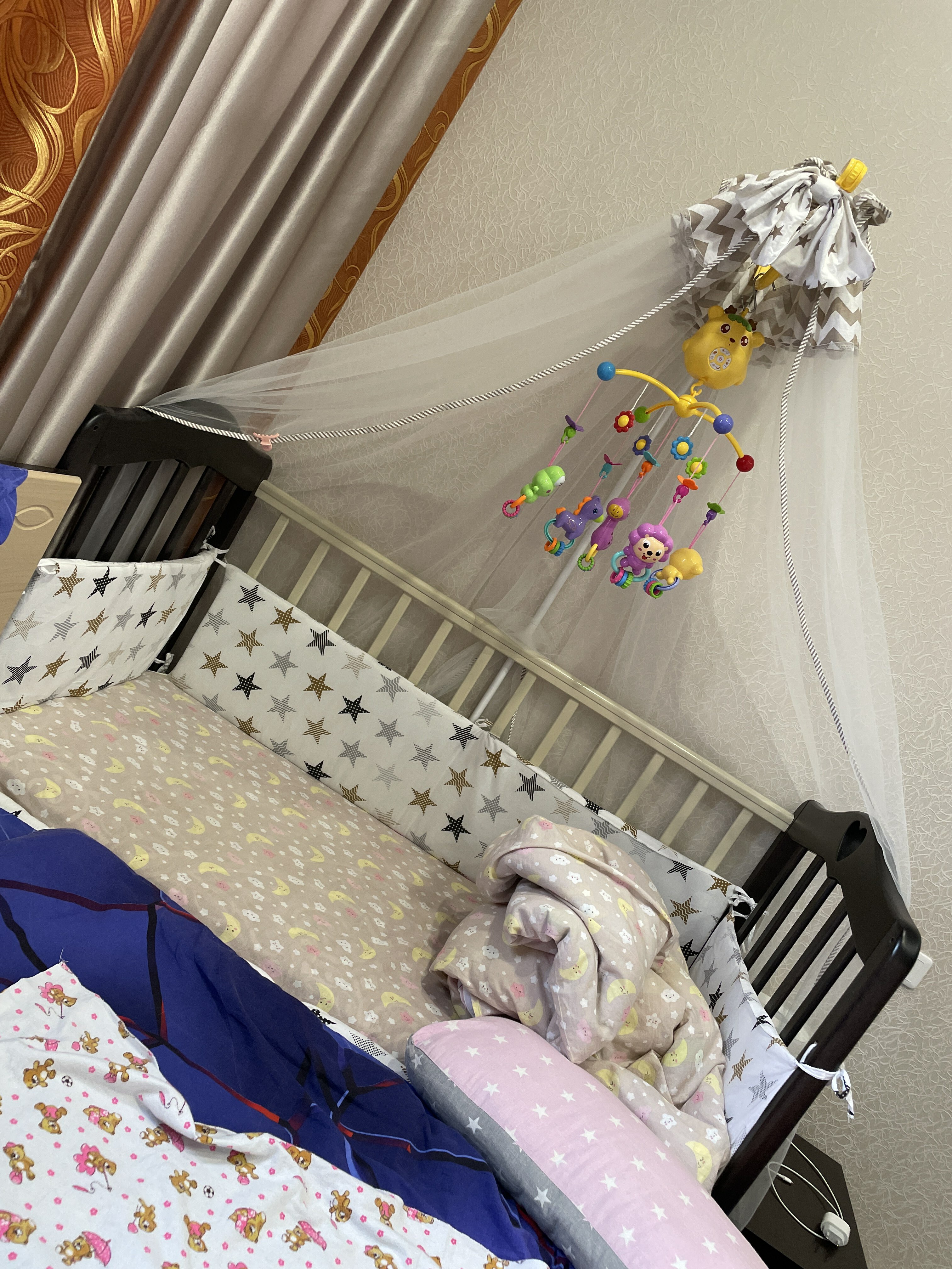 Фотография покупателя товара Кроватка детская «Оливия-5», универсальный маятник, без ящика, размер 119 х 60 см, венге, слоновая кость - Фото 1