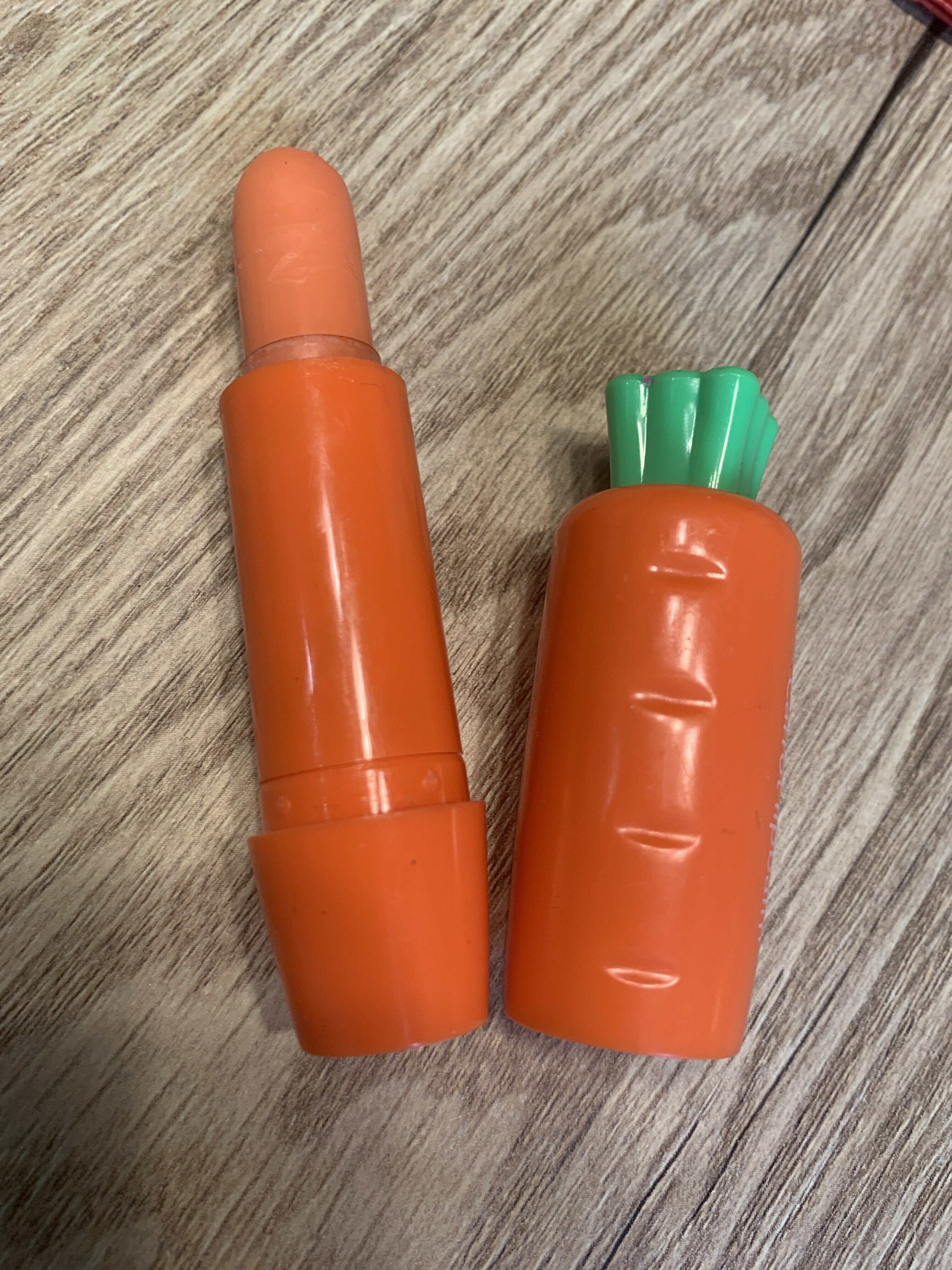 Фотография покупателя товара Бальзам для губ «Морковка», микс цветов и ароматов - Фото 1