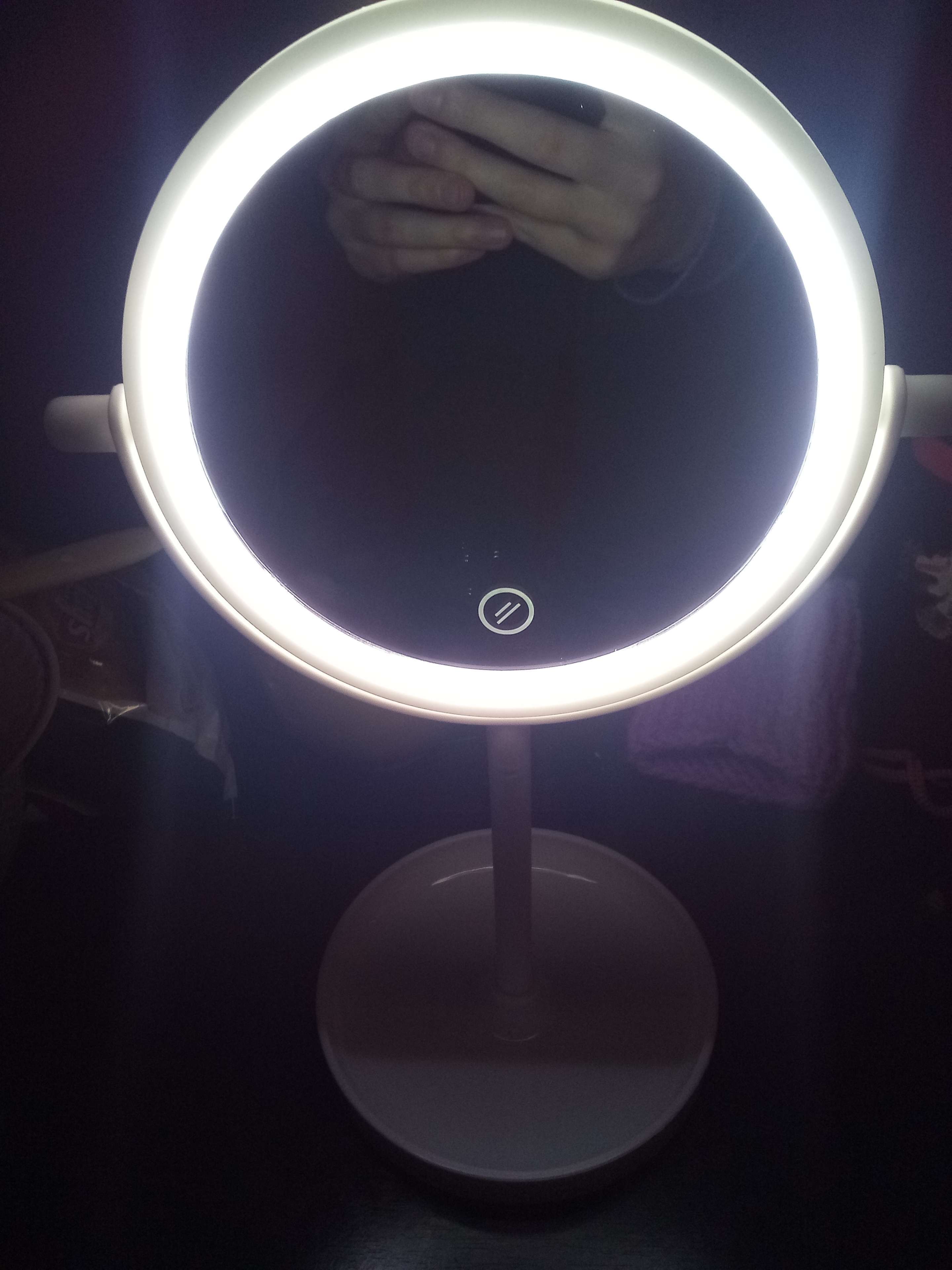 Фотография покупателя товара Зеркало Luazon KZ-04, подсветка, настольное, 19.5 × 13 × 29.5 см, 4хААА, сенсорная кнопка - Фото 1