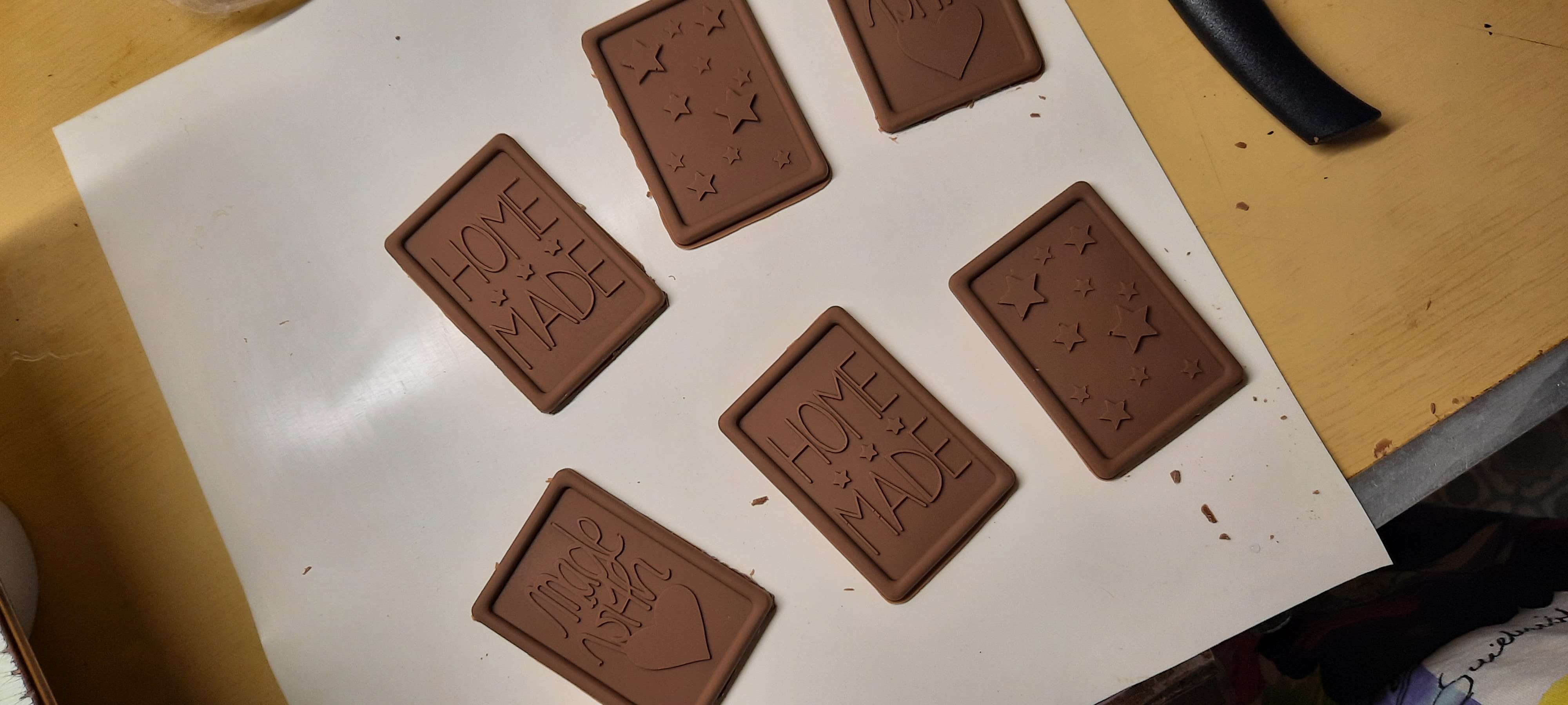 Фотография покупателя товара Форма для шоколада Доляна Home made, силикон, 26×18×0,5 см, 6 ячеек (7,5×5,2 см), цвет МИКС