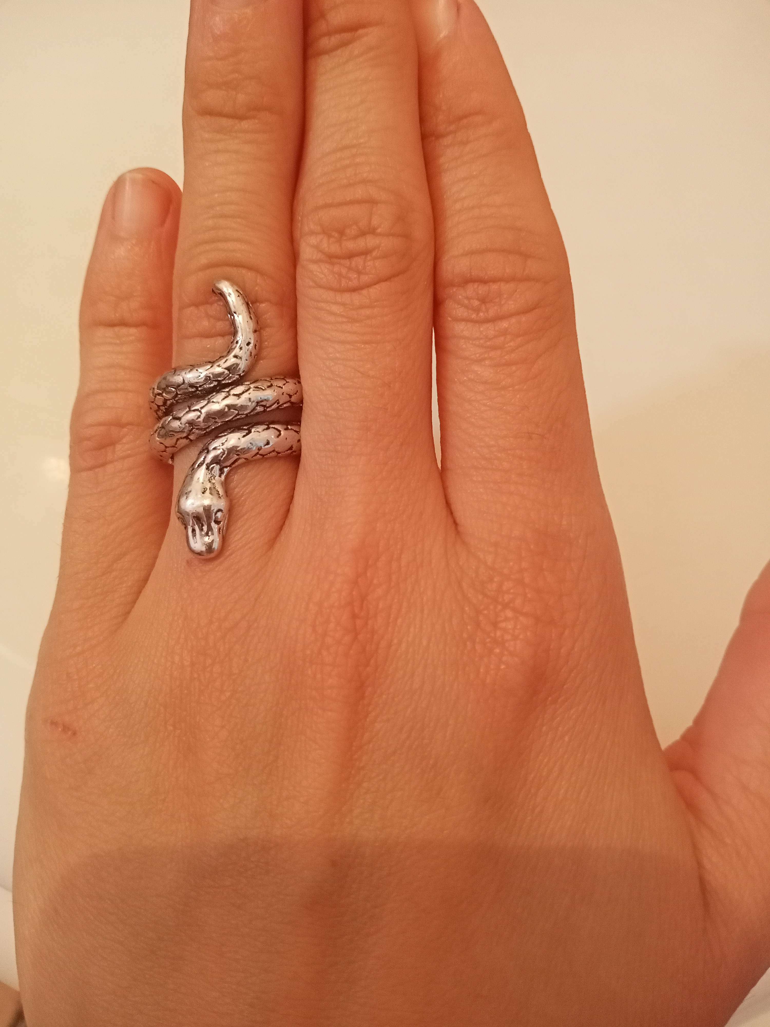 Фотография покупателя товара Кольцо «Змея» цвет серебро, безразмерное