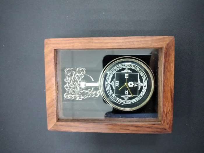 Фотография покупателя товара Часы "Вера" в шкатулке 10,5х7,5х3,5 см - Фото 1