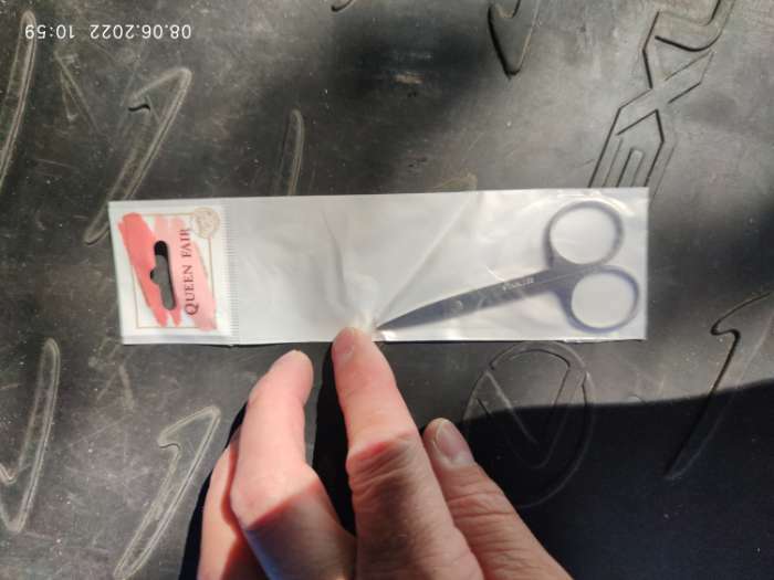 Фотография покупателя товара Ножницы маникюрные, прямые, широкие, 9 см, цвет серебристый