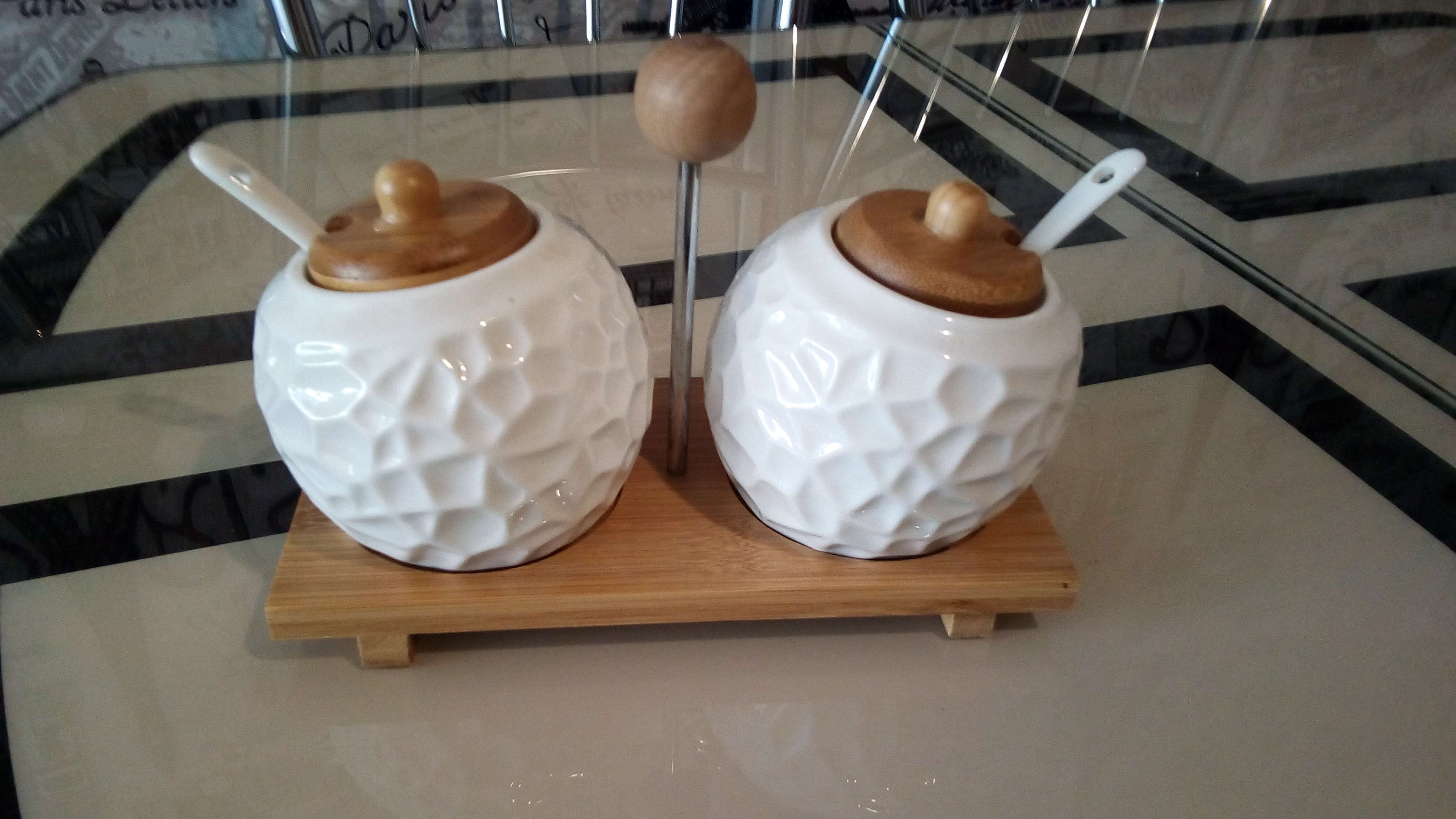 Фотография покупателя товара Набор банок керамических для сыпучих продуктов с ложками на деревянной подставке «Эстет», 2 предмета: 250 мл, цвет белый