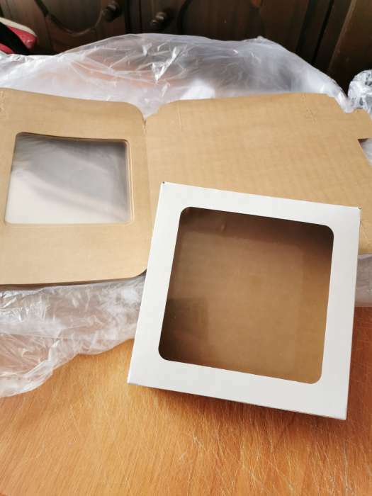 Фотография покупателя товара Коробка складная, с окном, белая, 15 х 15 х 4 см - Фото 2