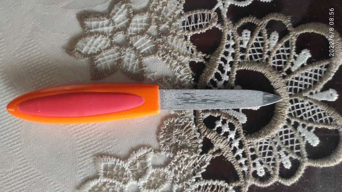 Фотография покупателя товара Пилка металлическая для ногтей, прорезиненная ручка, 12 см, на блистере, цвет МИКС - Фото 2