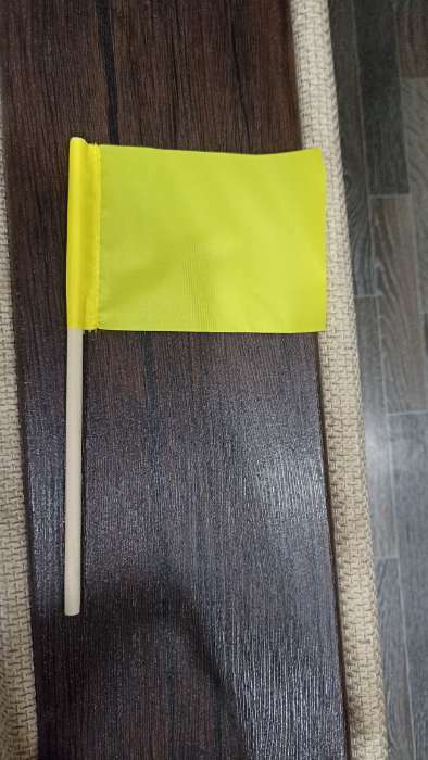 Фотография покупателя товара Флажок, длина 25 см, 10x15 см, цвет жёлтый - Фото 1