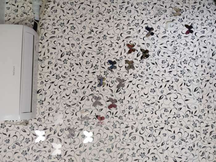 Фотография покупателя товара Наклейки интерьерные "Бабочки", зеркальные, декор на стену, набор 20 шт, шт 7.5 х 9 см - Фото 3