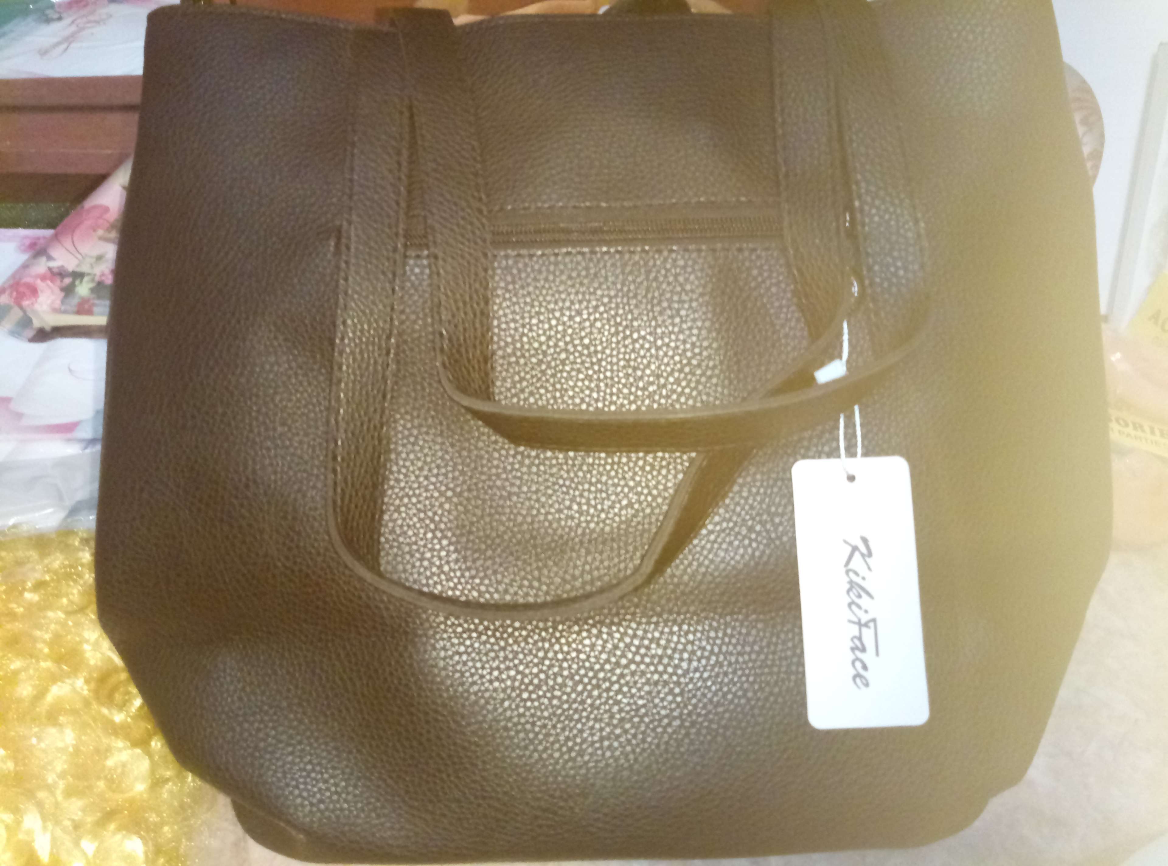 Фотография покупателя товара Сумка женская, отдел с перегородкой, 2 наружных кармана, цвет чёрный - Фото 2