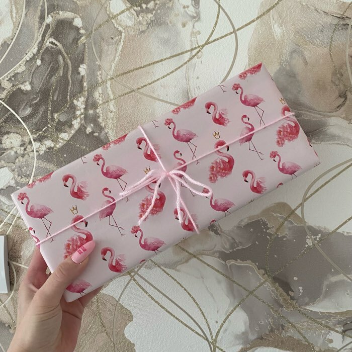 Фотография покупателя товара Набор бумаги упаковочной глянцевой "Фламинго", 2 листа 50 × 70 см