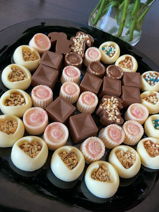 Фотография покупателя товара Форма для шоколада Доляна «Сердце», силикон, 23,2×12×1 см, 15 ячеек (d=3,3 см), цвет коричневый - Фото 3