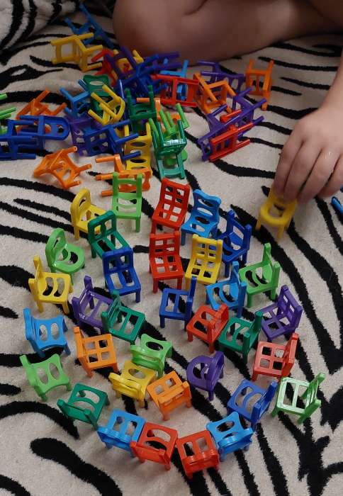 Фотография покупателя товара Настольная игра «На 4 ногах», большая версия, 70 стульев, 8 цветов - Фото 8