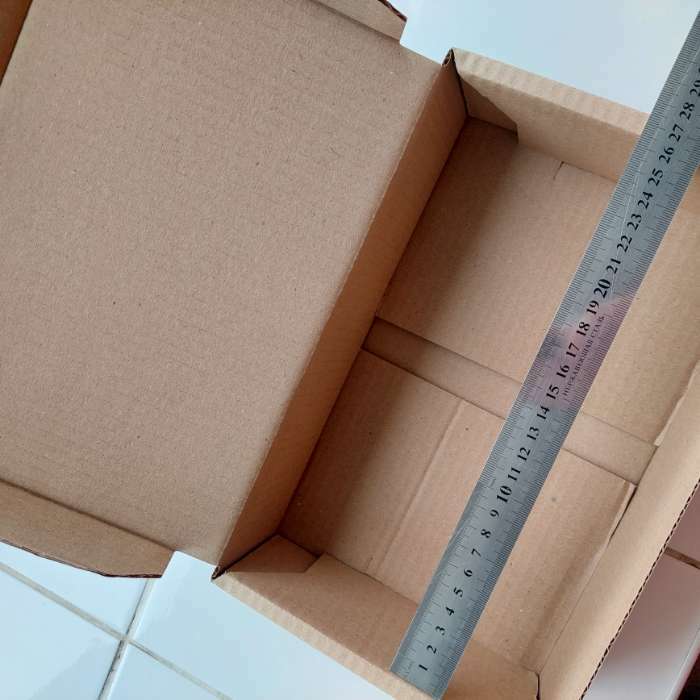 Фотография покупателя товара Коробка самосборная "Почтовая", бурая, 26 х 17 х 8 см - Фото 2