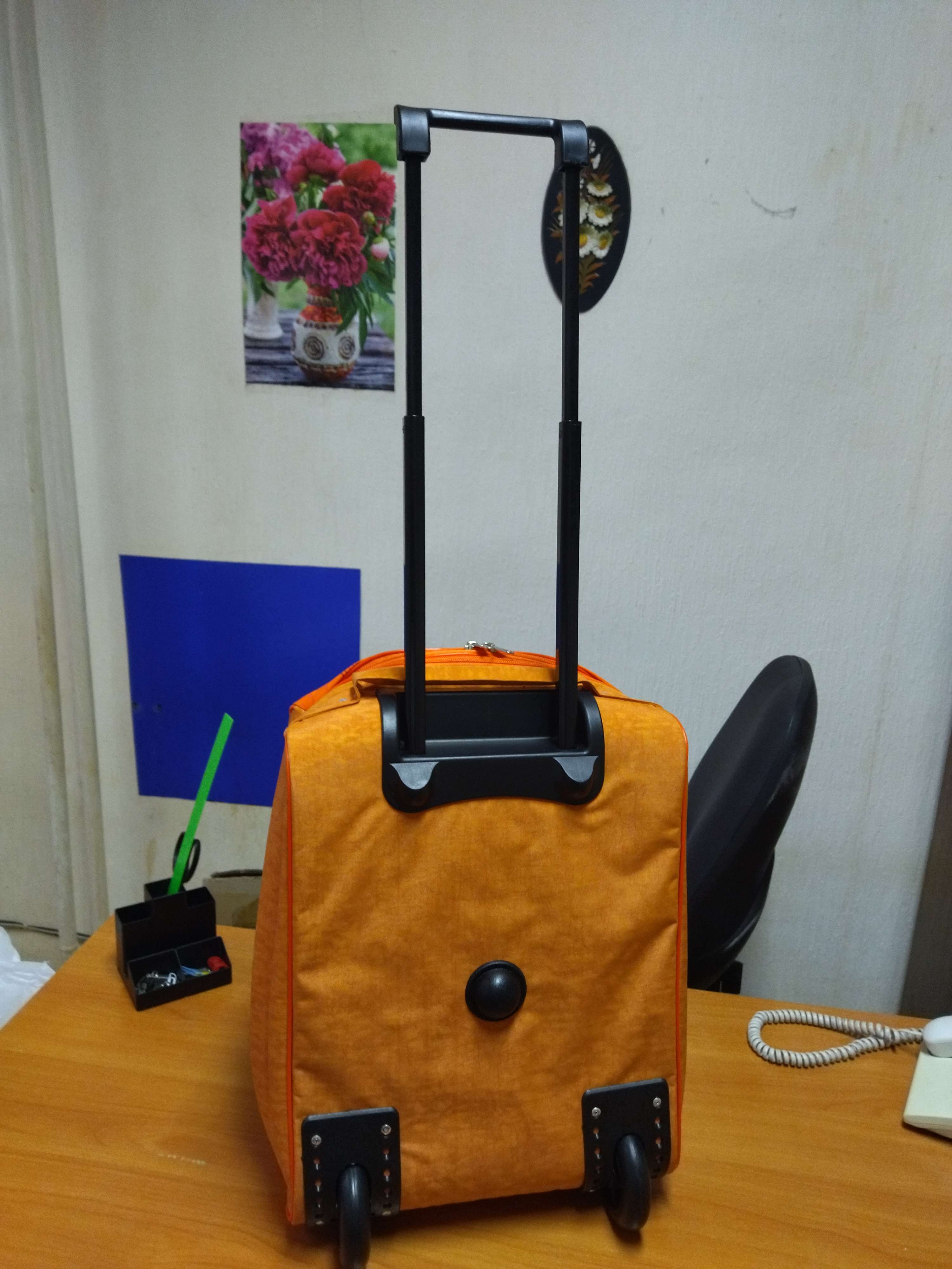 Фотография покупателя товара Чемодан малый 16" на молнии, с расширением, цвет оранжевый - Фото 4