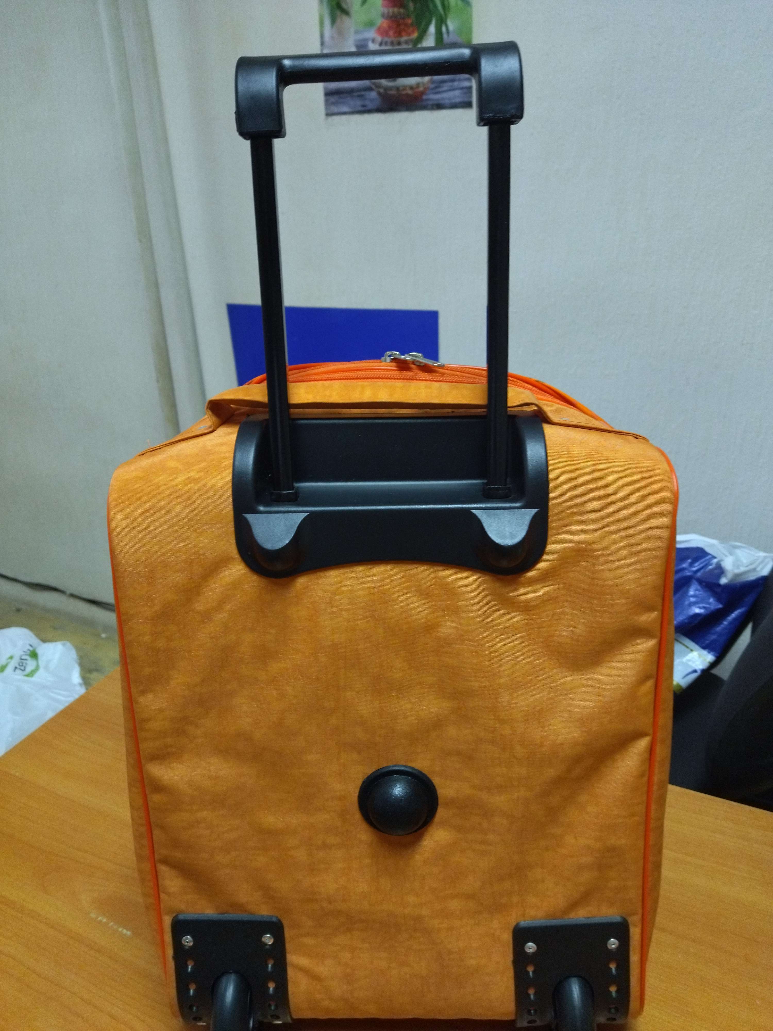 Фотография покупателя товара Чемодан малый 16" на молнии, с расширением, цвет оранжевый - Фото 2