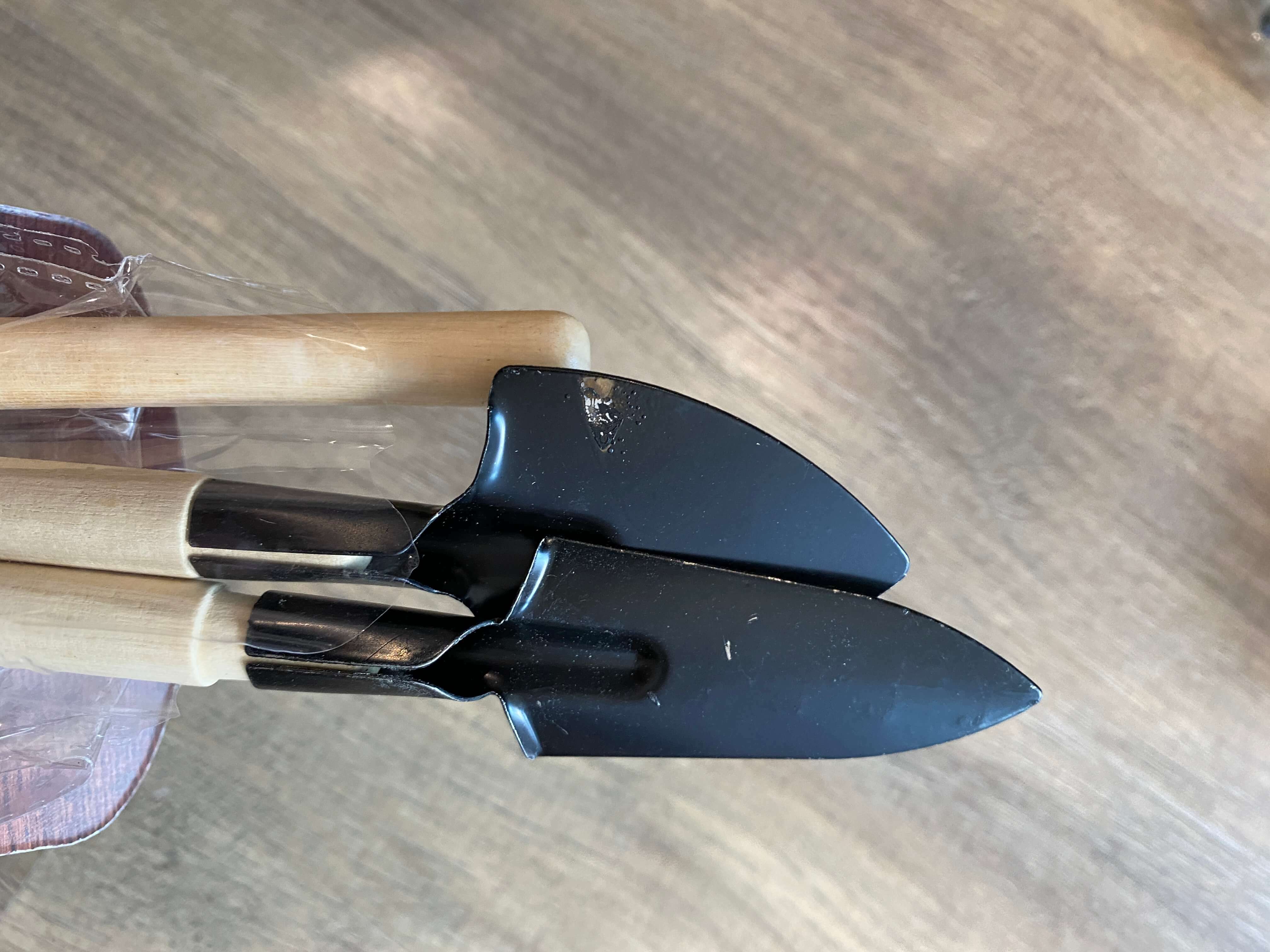 Фотография покупателя товара Набор садового инструмента, 3 предмета: грабли, 2 лопатки, длина 24 см, деревянные ручки - Фото 29