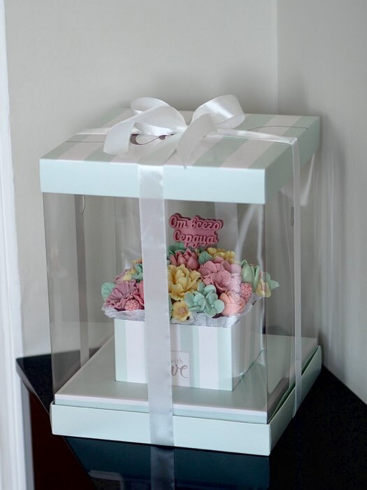 Фотография покупателя товара Коробка подарочная для цветов с вазой и PVC окнами складная, упаковка, «With love», 23 х 30 х 23 см - Фото 1