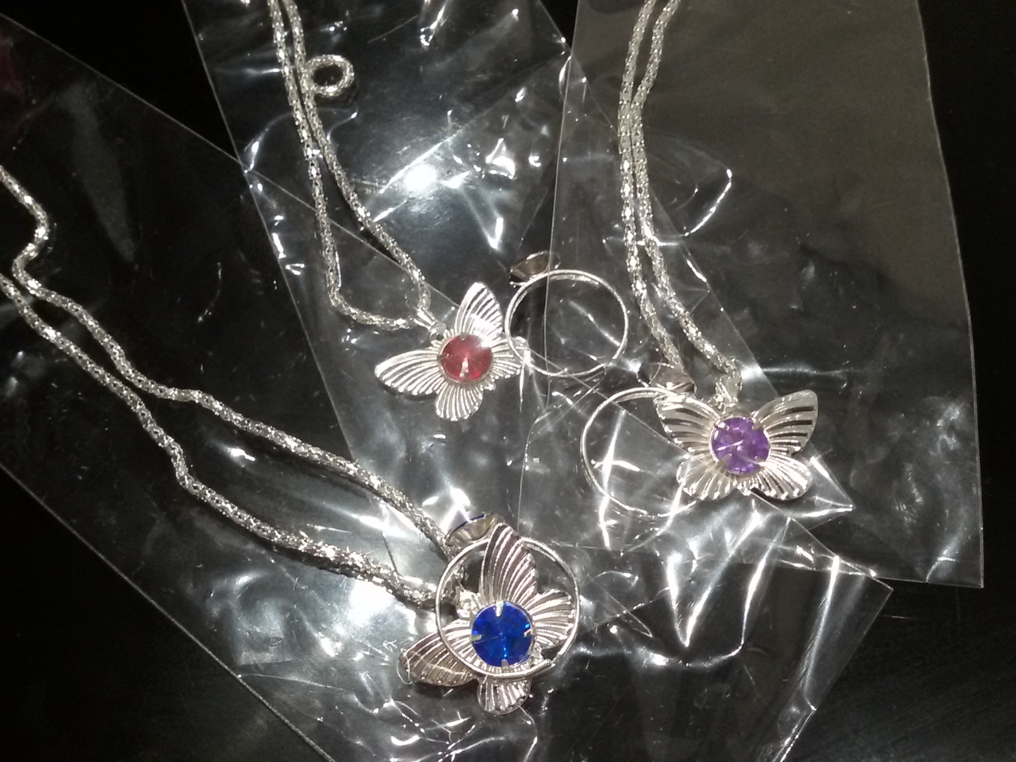 Фотография покупателя товара Набор "Выбражулька" 2 предмета: кулон, кольцо, бабочка, цвет МИКС в серебре - Фото 1