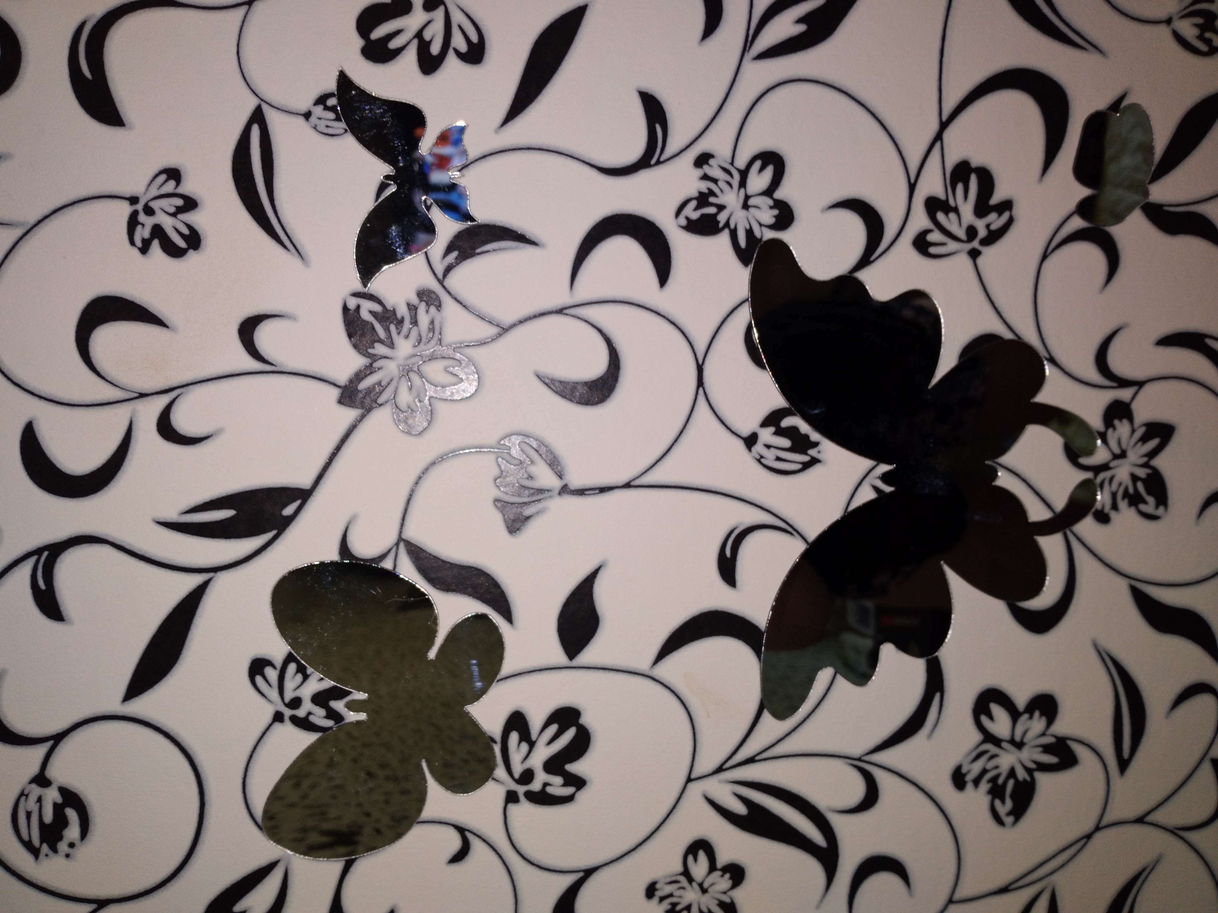 Фотография покупателя товара Наклейки интерьерные "Бабочки", зеркальные, декор на стену, набор 20 шт - Фото 5