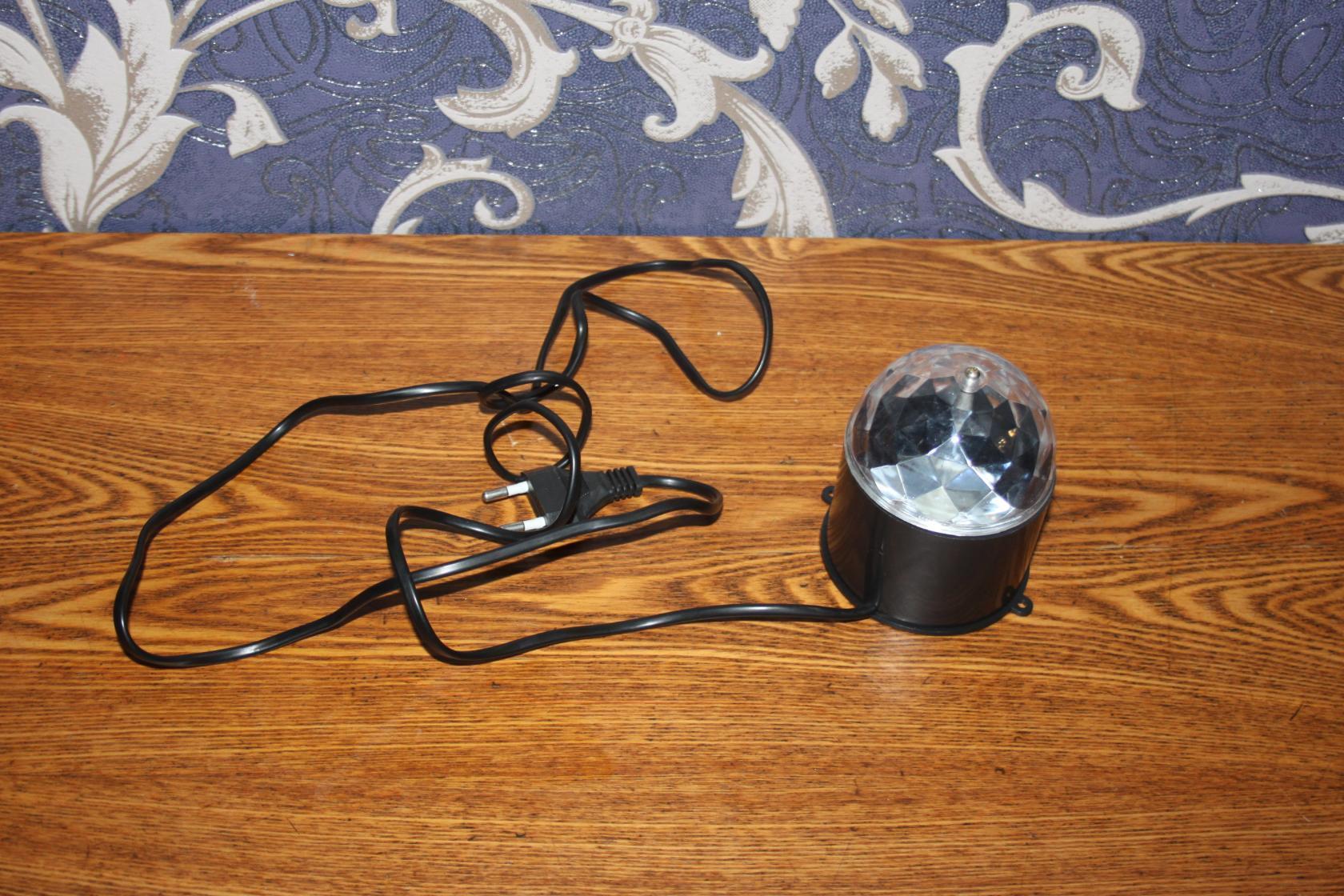 Фотография покупателя товара Световой прибор «Хрустальный шар» 7.5 см, свечение RGB, 220 В, чёрный