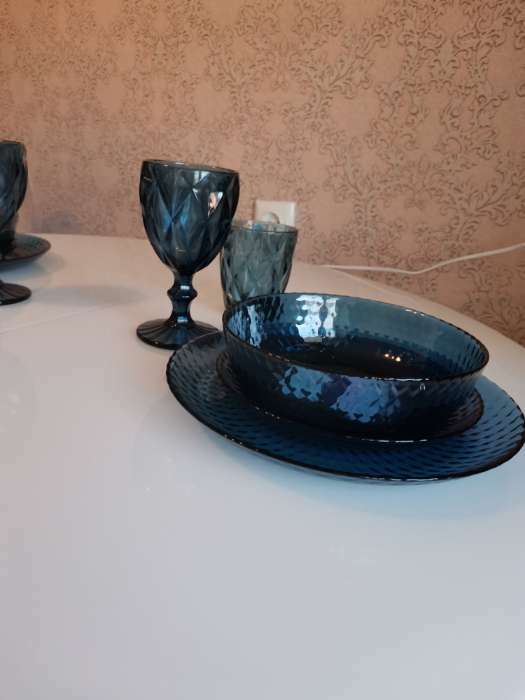 Фотография покупателя товара Тарелка плоская стеклянная «Идиллия», d=25 см, цвет синий - Фото 2
