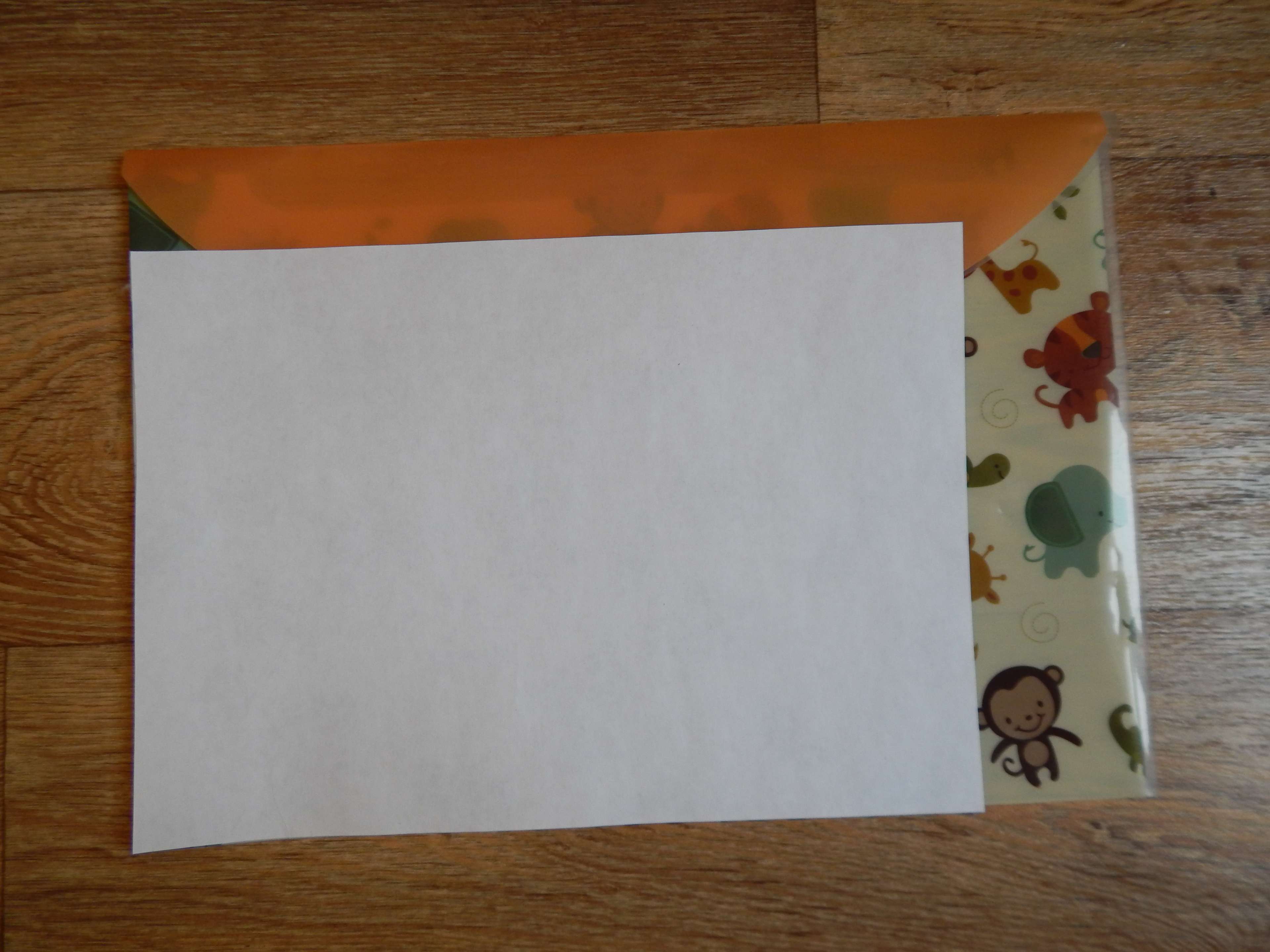 Фотография покупателя товара Папка-конверт на кнопке, формат А4, 140 мкр, «Зверюшки», МИКС