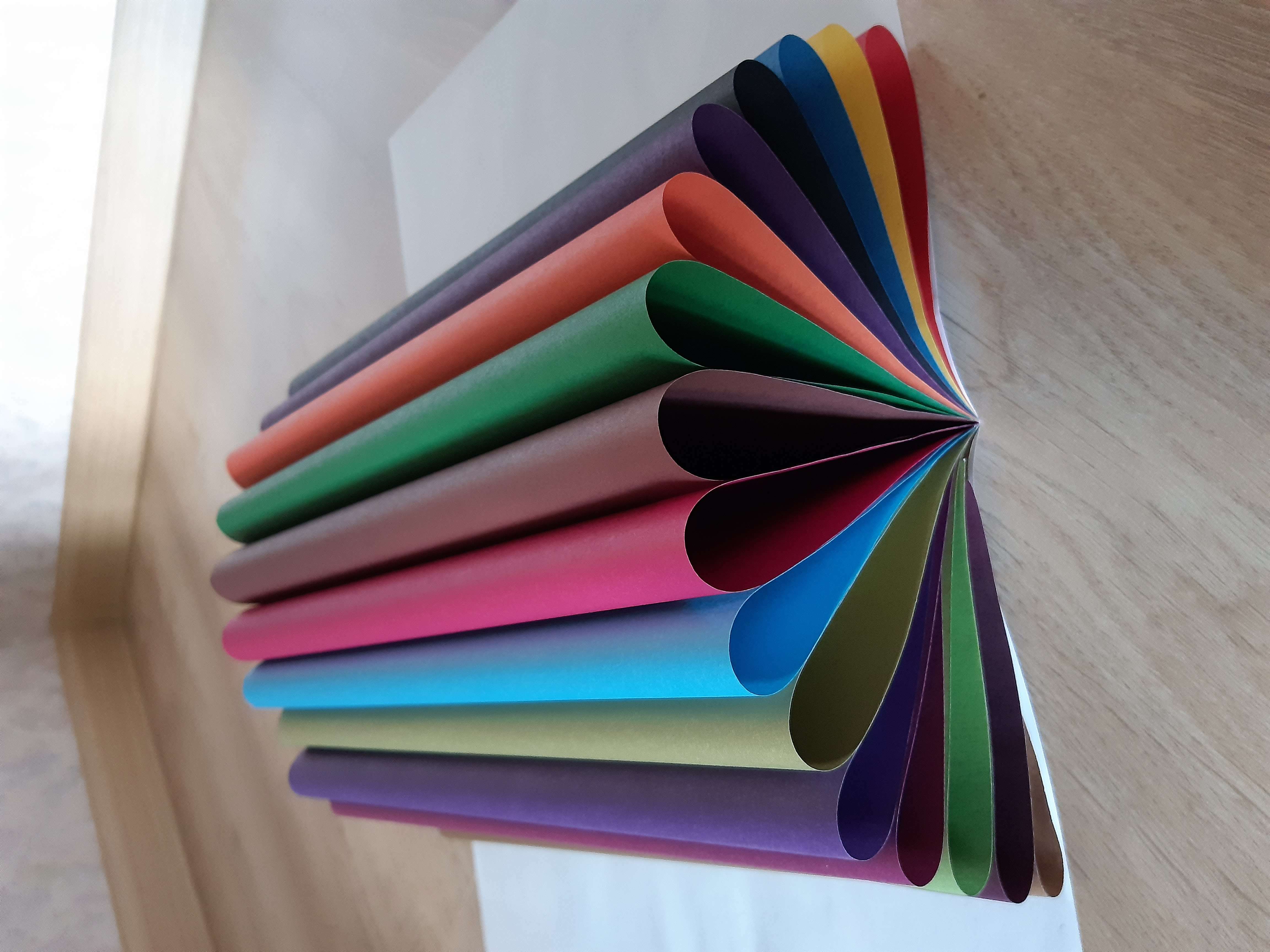 Фотография покупателя товара Бумага цветная, А4, 16 листов, 16 цветов, немелованная, двусторонняя, на скрепке, 48 г/м², Человек-паук - Фото 8