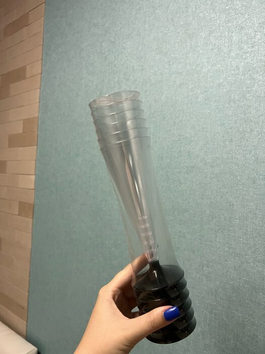 Фотография покупателя товара Фужер одноразовый для шампанского «Конус», 150 мл, с чёрной ножкой, цвет прозрачный - Фото 3