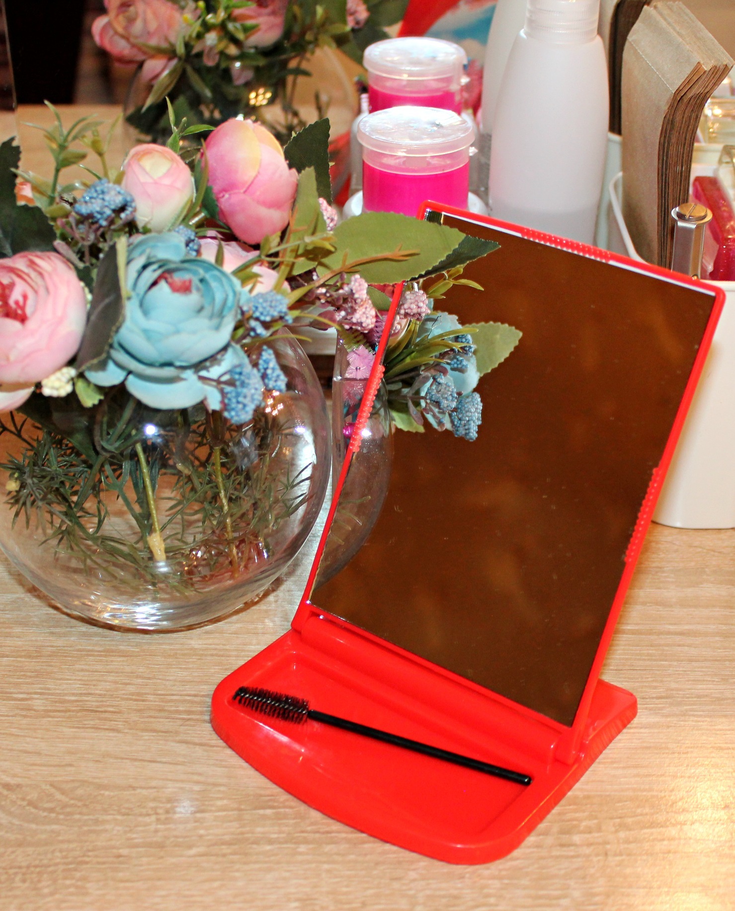 Фотография покупателя товара Зеркало с подставкой для хранения, с рамкой под фото, зеркальная поверхность 10,2 × 13,5 см, цвет МИКС