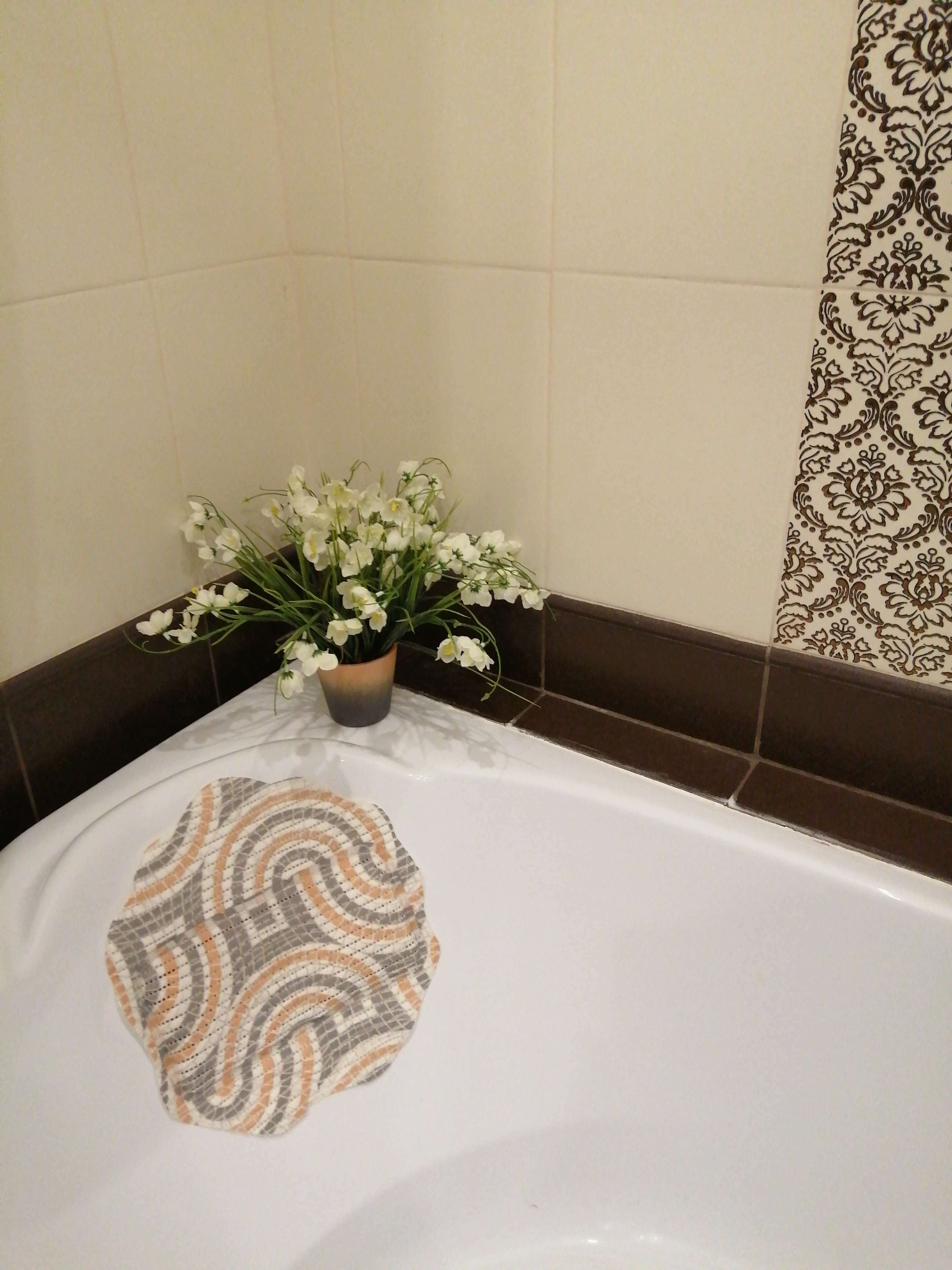 Фотография покупателя товара Подушка для ванны с присосками 33х33 см "Ракушки", рисунок МИКС - Фото 2