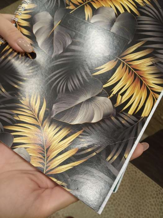 Фотография покупателя товара Тетрадь А4 в клетку , 120 листов на спирали, «1 сентября: Черно-золотые листья», обложка мелованный картон 215 гр., 80 гр., белизна 96% - Фото 3