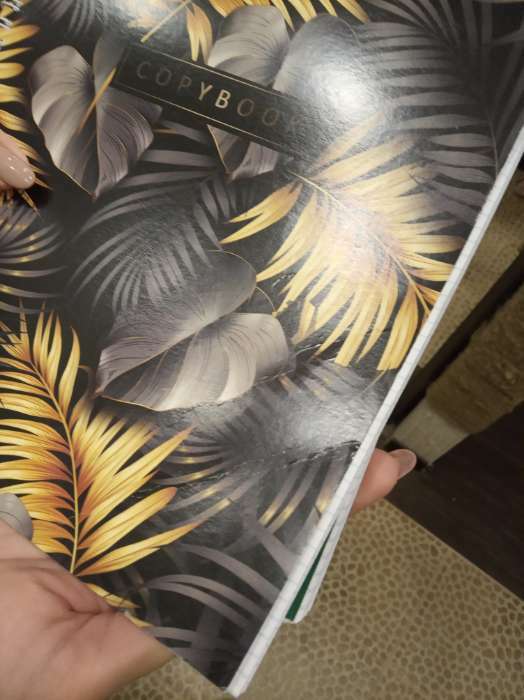 Фотография покупателя товара Тетрадь А4 в клетку , 120 листов на спирали, «1 сентября: Черно-золотые листья», обложка мелованный картон 215 гр., 80 гр., белизна 96%