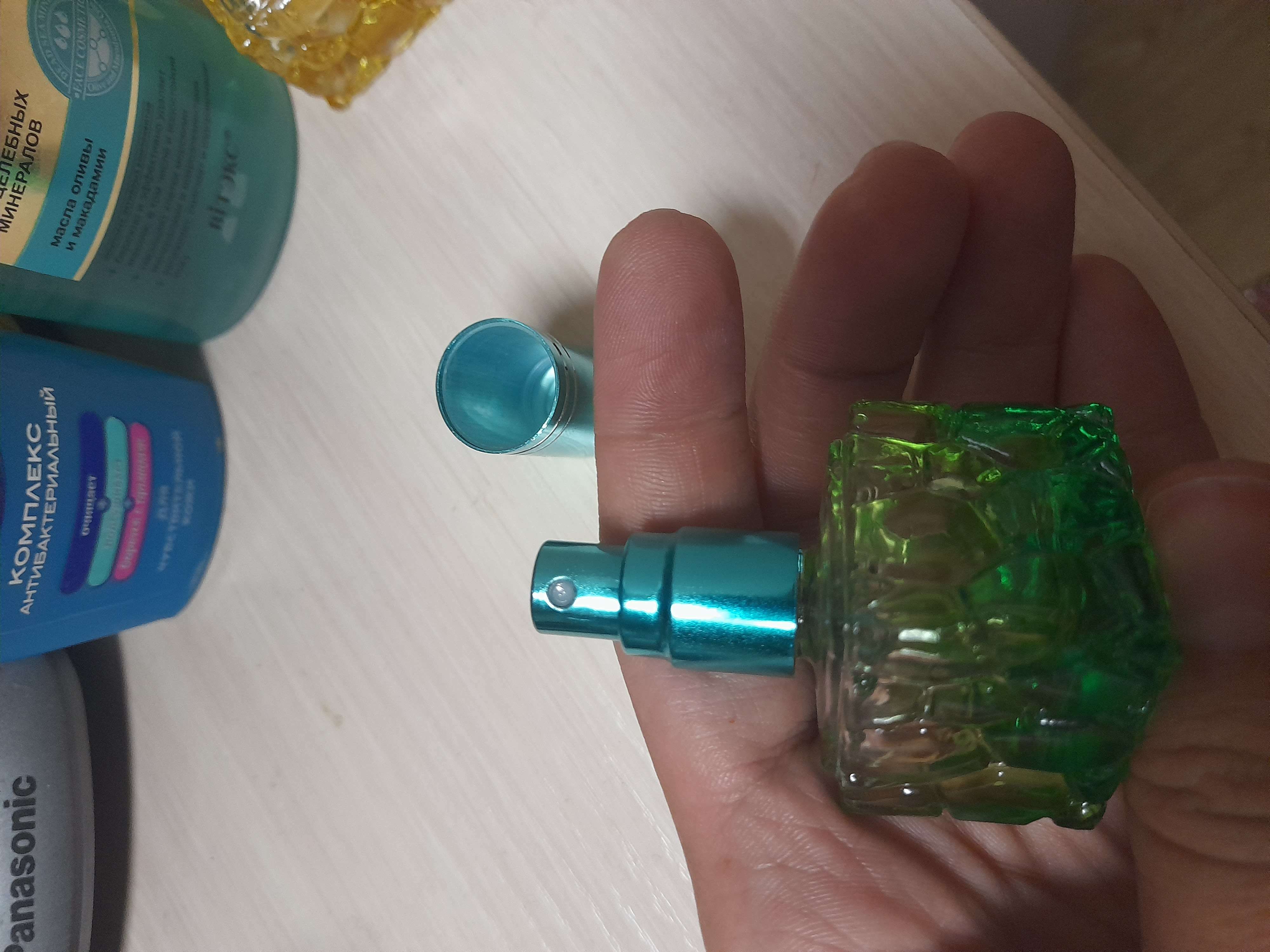 Фотография покупателя товара Флакон стеклянный для парфюма «Relief», с распылителем, 8 мл, цвет МИКС - Фото 8