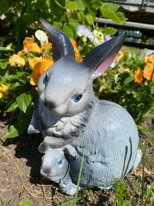 Фотография покупателя товара Садовая фигура "Зайчиха с зайчонком", белый цвет, 30 см - Фото 1