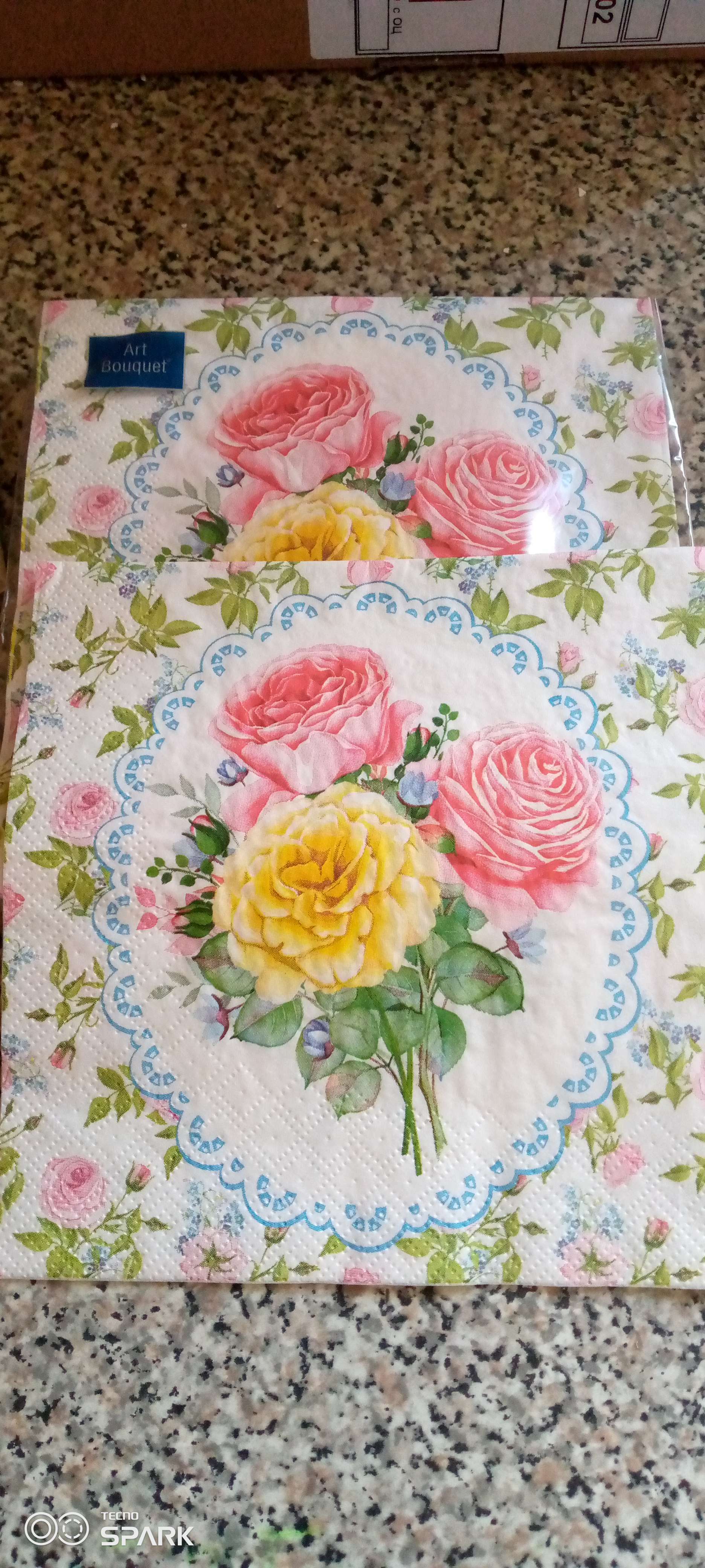 Фотография покупателя товара Салфетки бумажные "Art Bouquet" Розовый сад, 3 слоя,33x33, 20 листов - Фото 2
