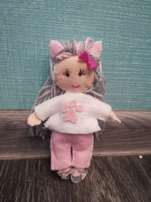 Фотография покупателя товара Набор для создания куклы из фетра «Девочка - котёнок» - Фото 1