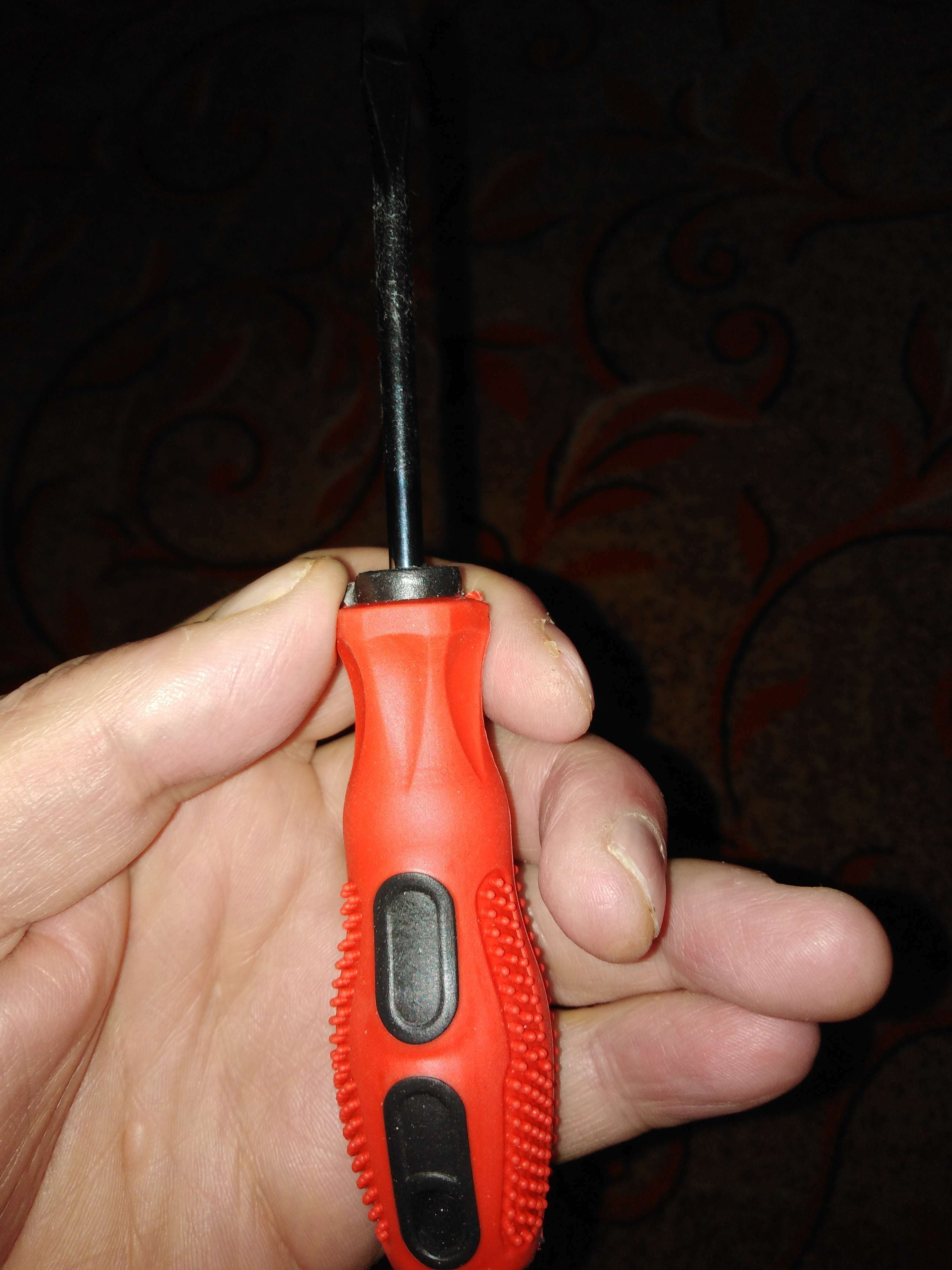 Фотография покупателя товара Отвертка шлицевая ЛОМ, магнит, двухкомпонентная рукоятка, SL5 х 75 мм - Фото 1