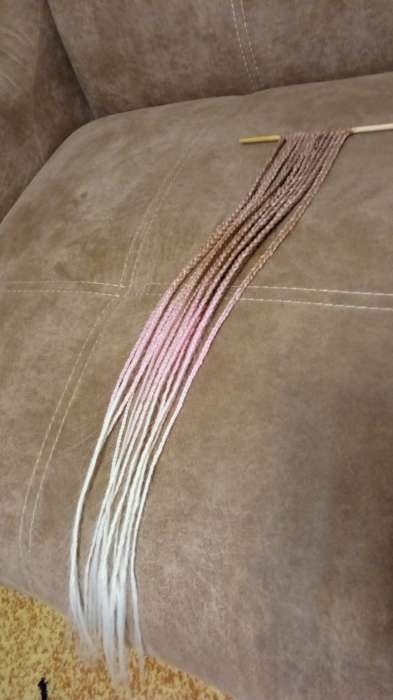 Фотография покупателя товара SIM-BRAIDS Канекалон трёхцветный, гофрированный, 65 см, 90 гр, цвет русый/розовый/белый(#FR-37)